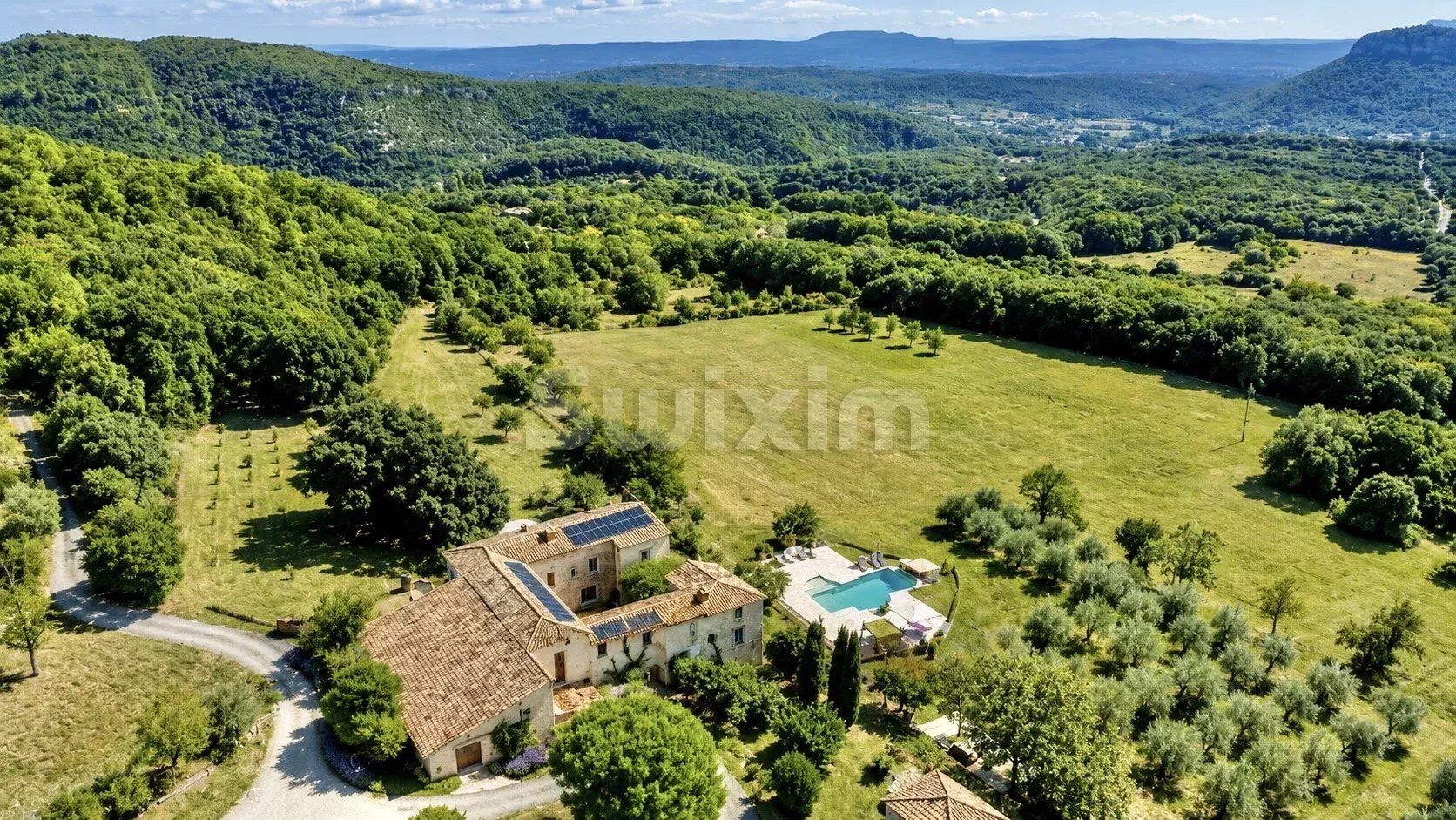 property 12 Rooms for sale on Alès (30100)