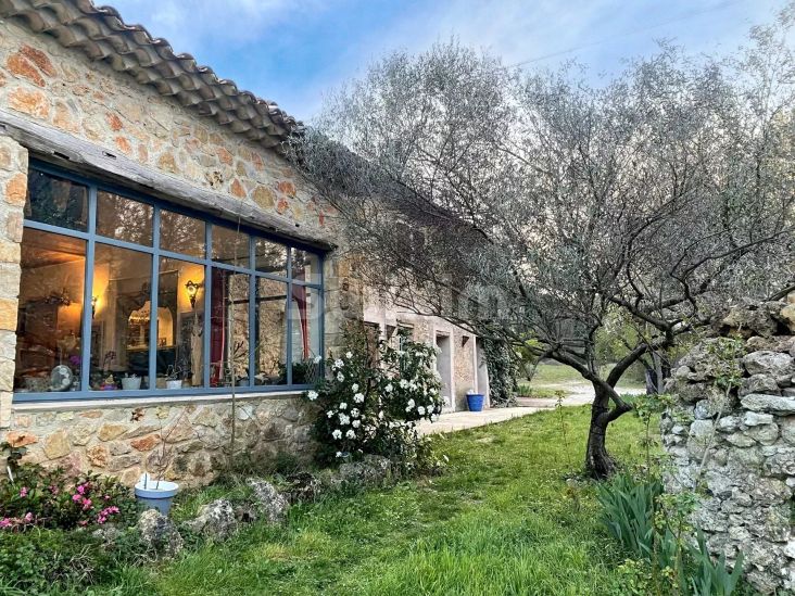 Vente Propriété Entrecasteaux 8 Pièces 213 m²