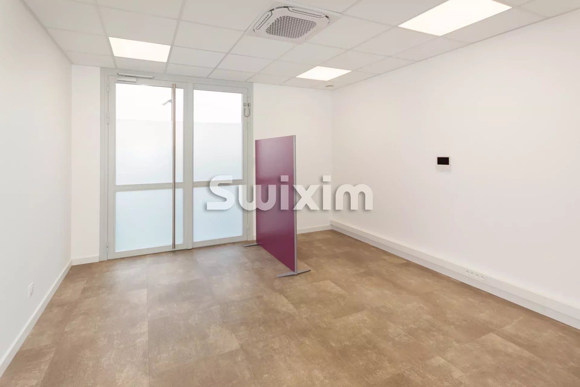 comercial local 1 sala para aluguer sobre Sallenôves (74270)