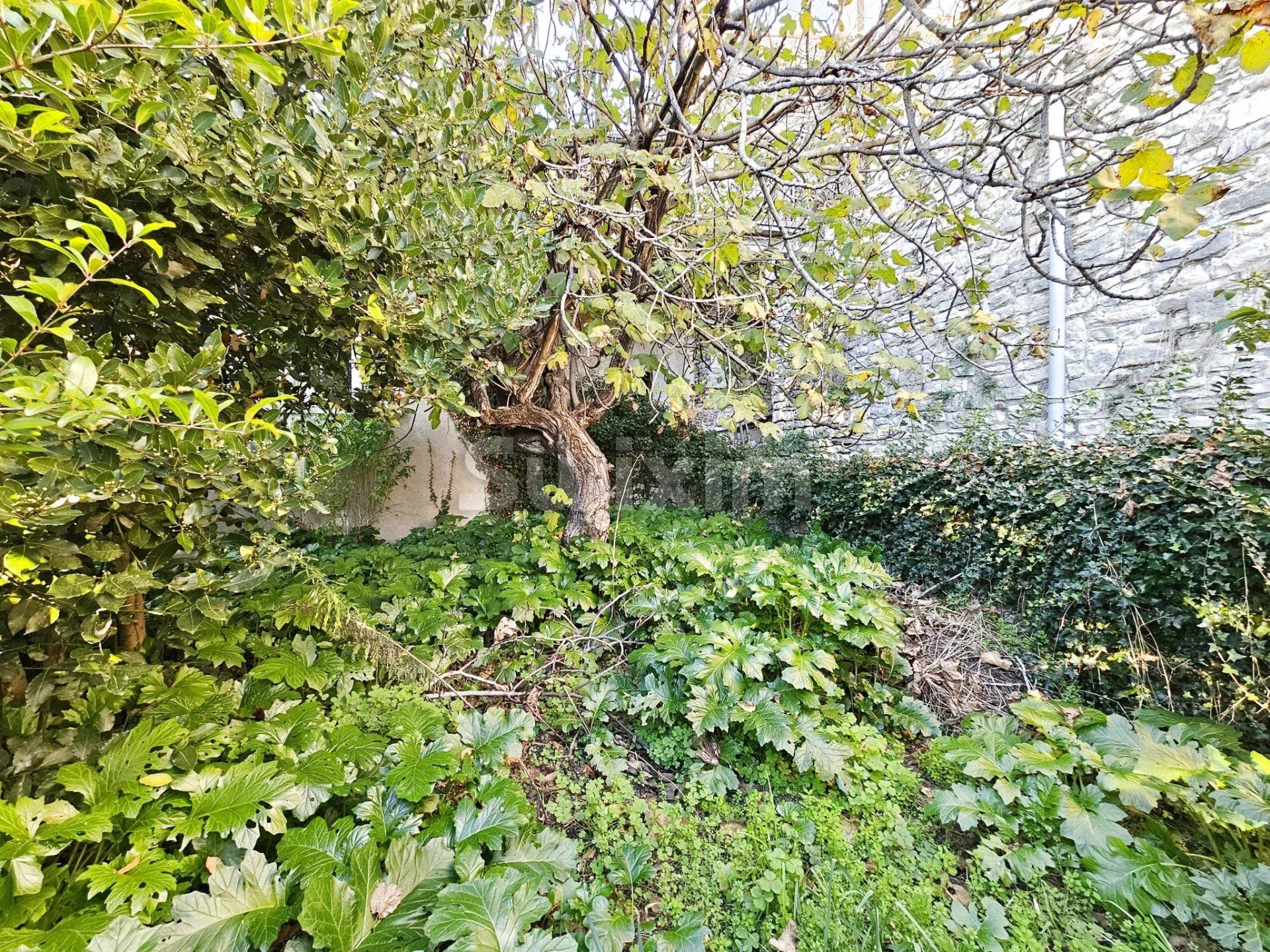 immeuble 6 Pièces en vente sur Vézénobres (30360)