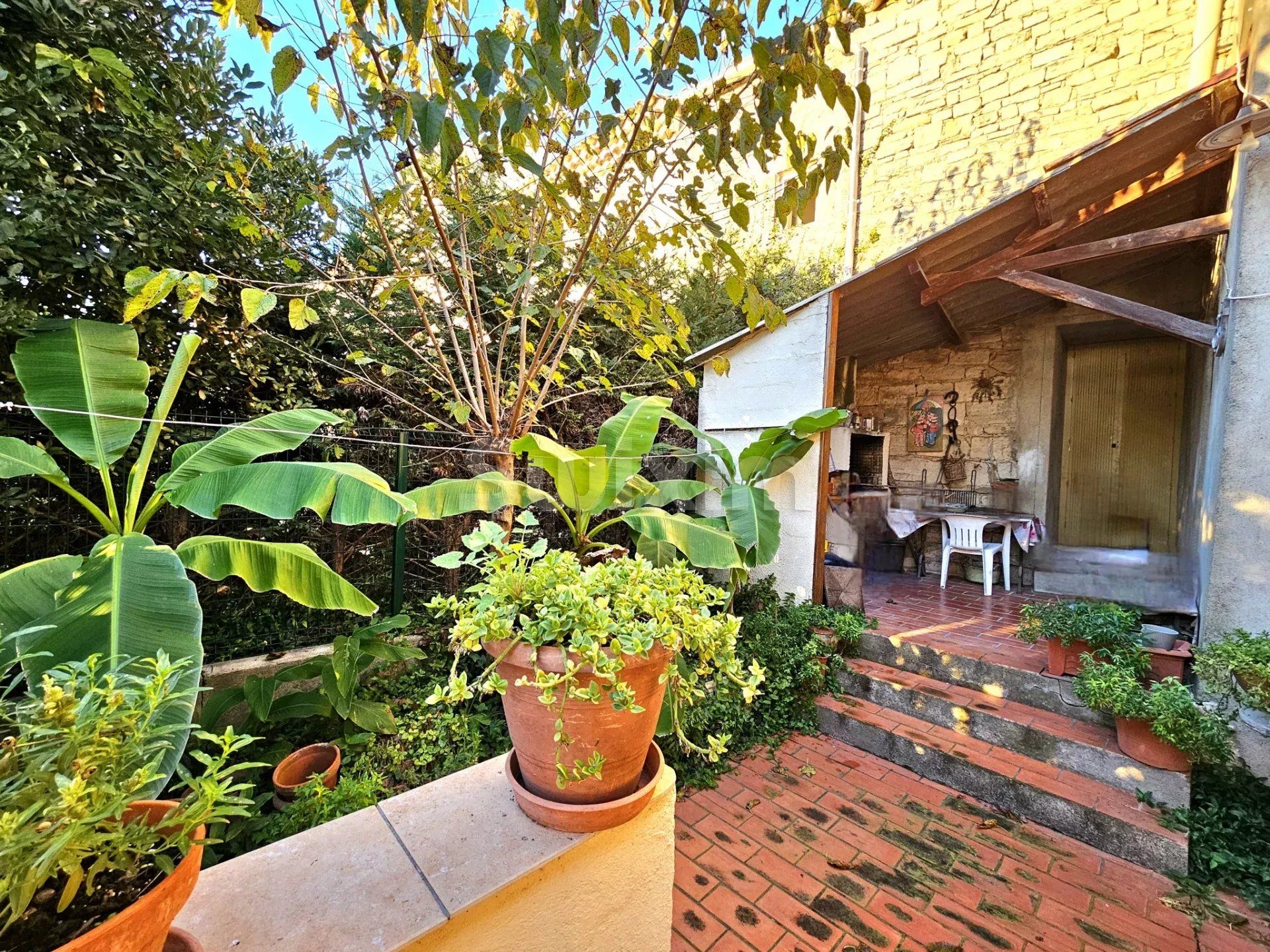 immeuble 6 Pièces en vente sur Vézénobres (30360)