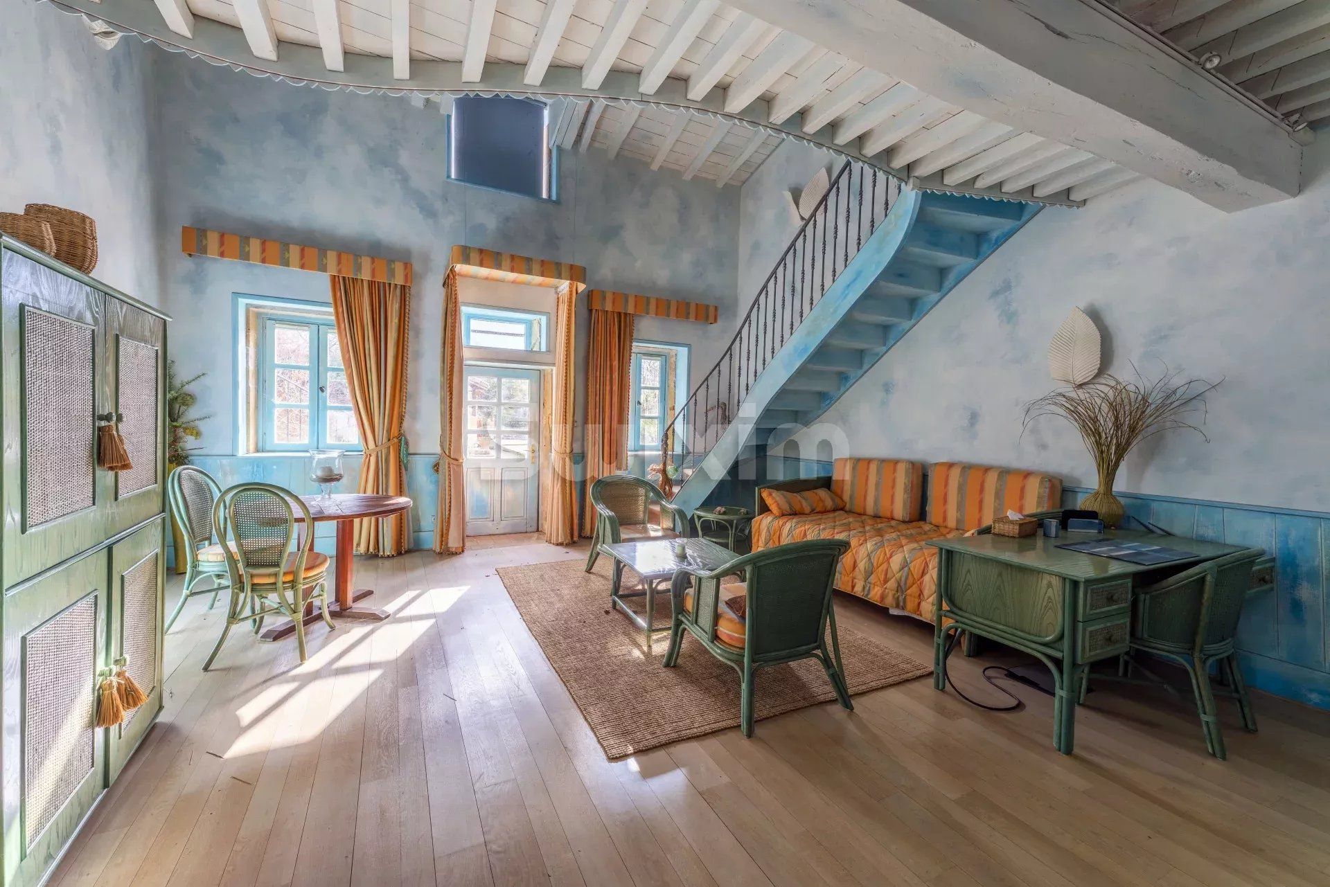 propiedad 21 Salas en venta en Villefranche-sur-Saône (69400)