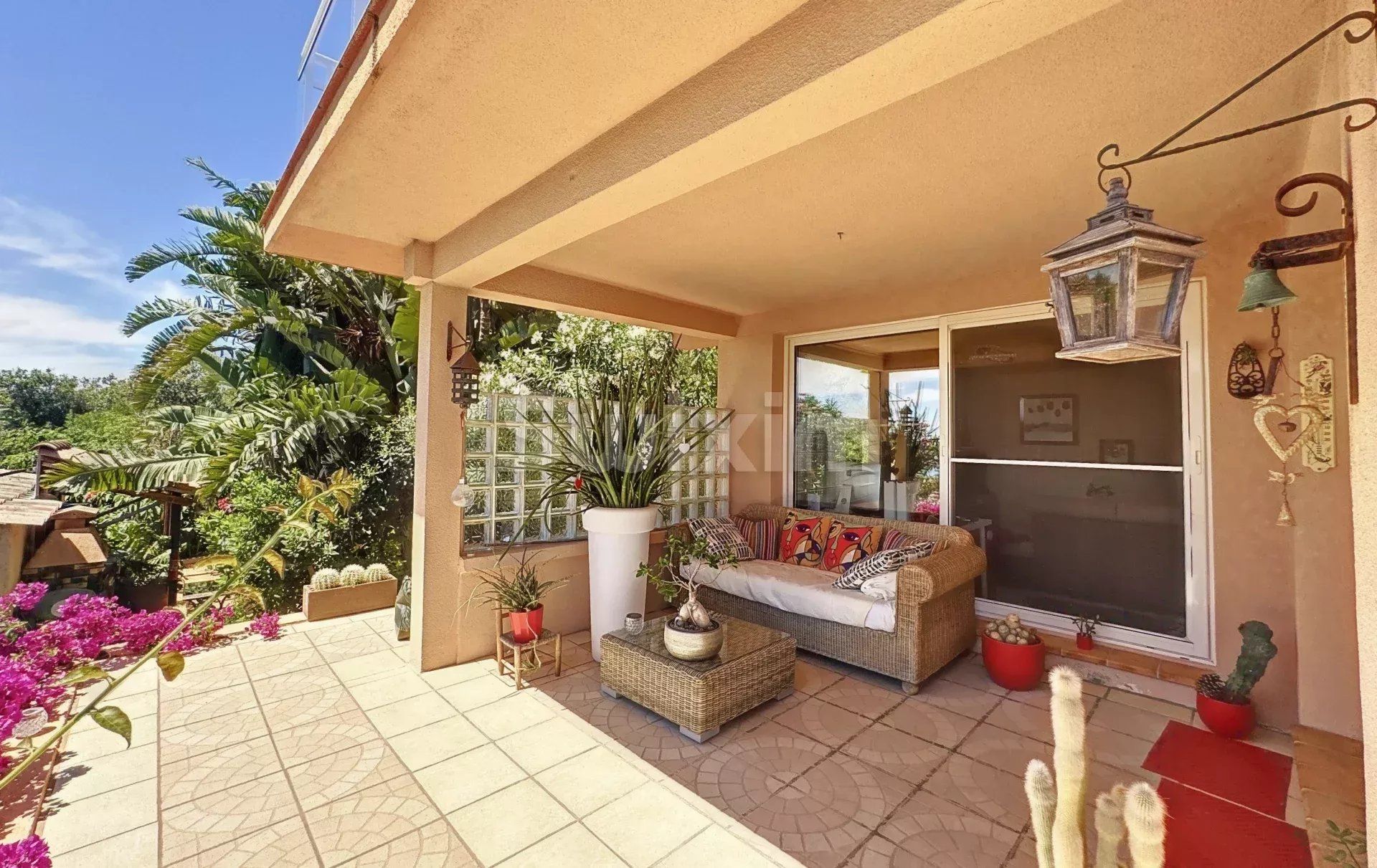 villa 23 Zimmer zum verkauf auf Hyères (83400)