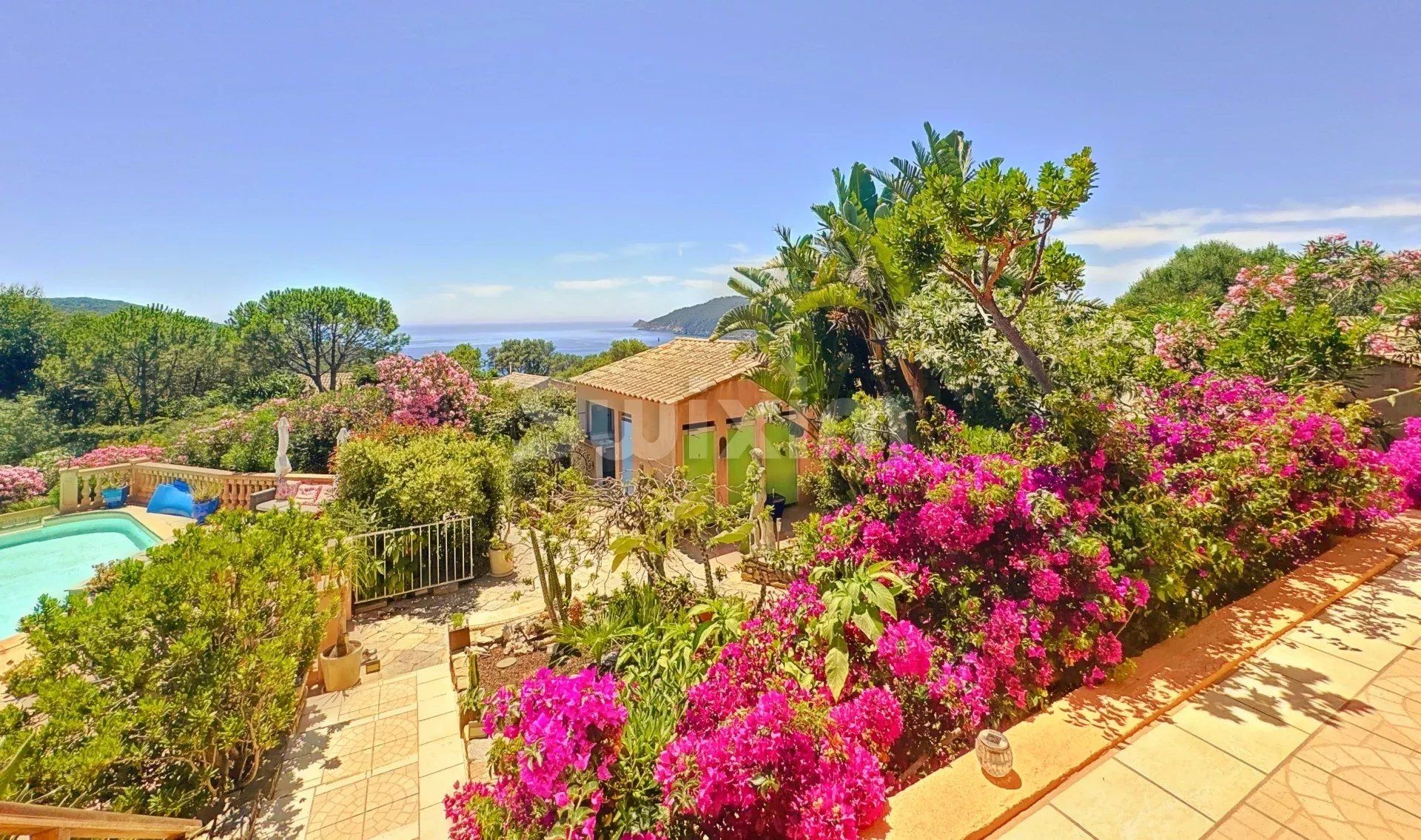 villa 23 Zimmer zum verkauf auf Hyères (83400)