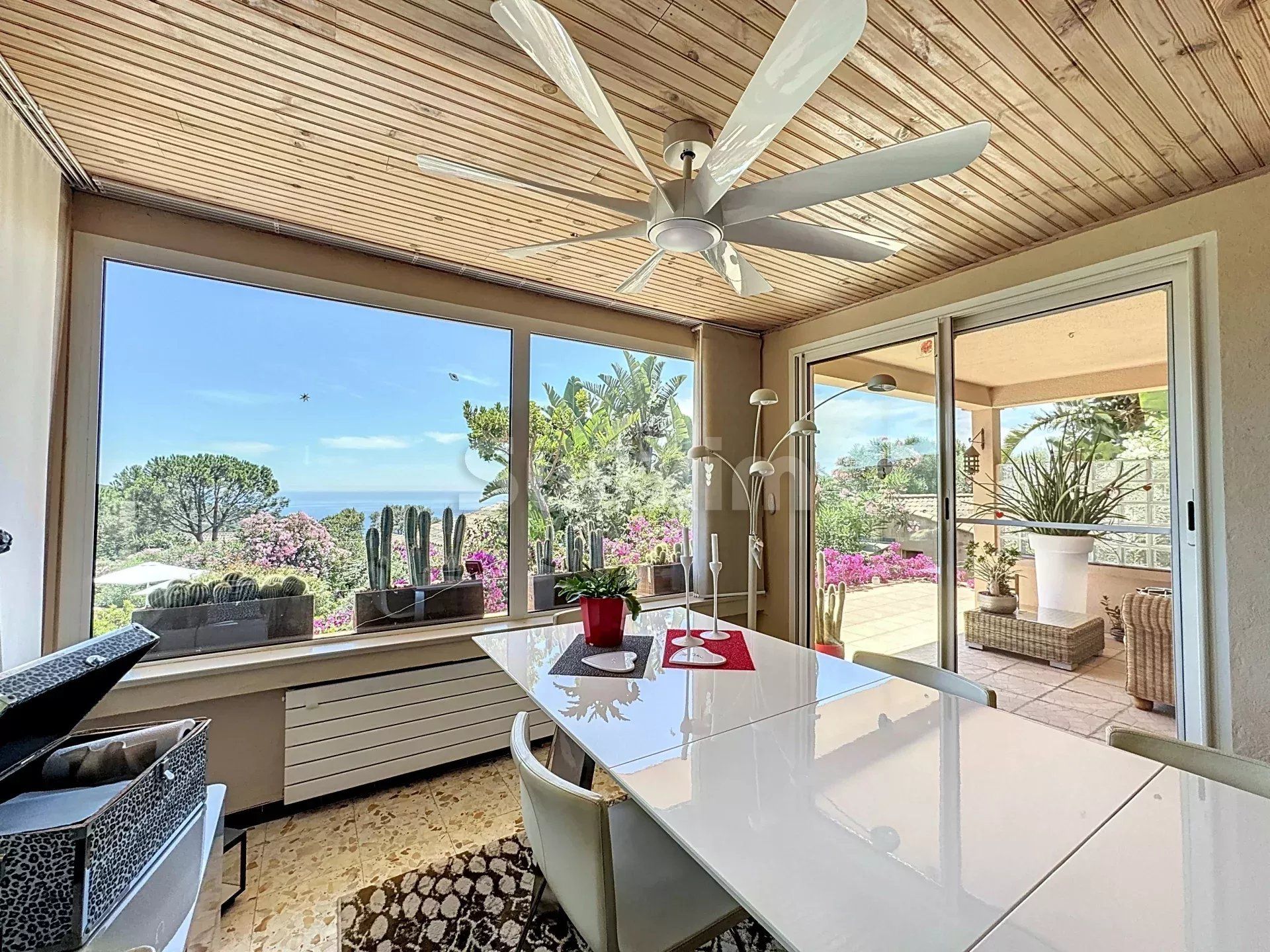 villa 23 Zimmer zum verkauf auf Hyères (83400)