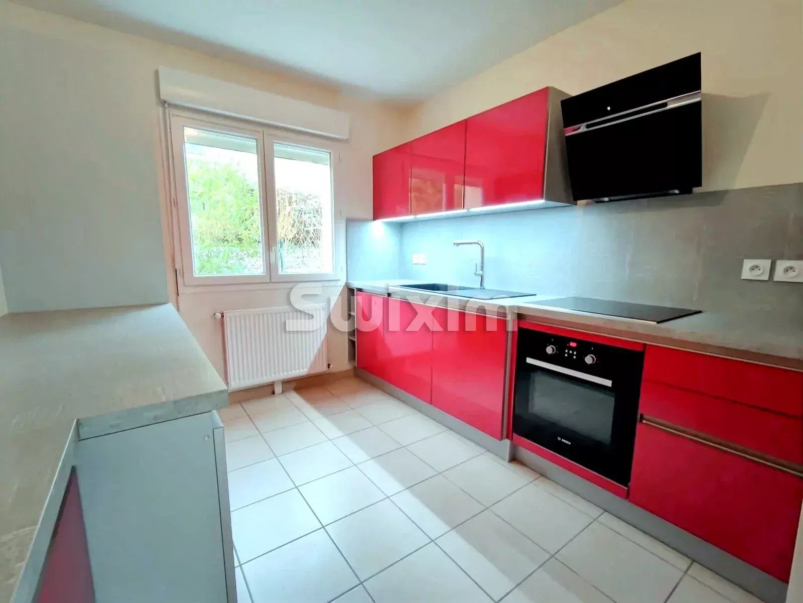house 4 Rooms for sale on Challex (01630)