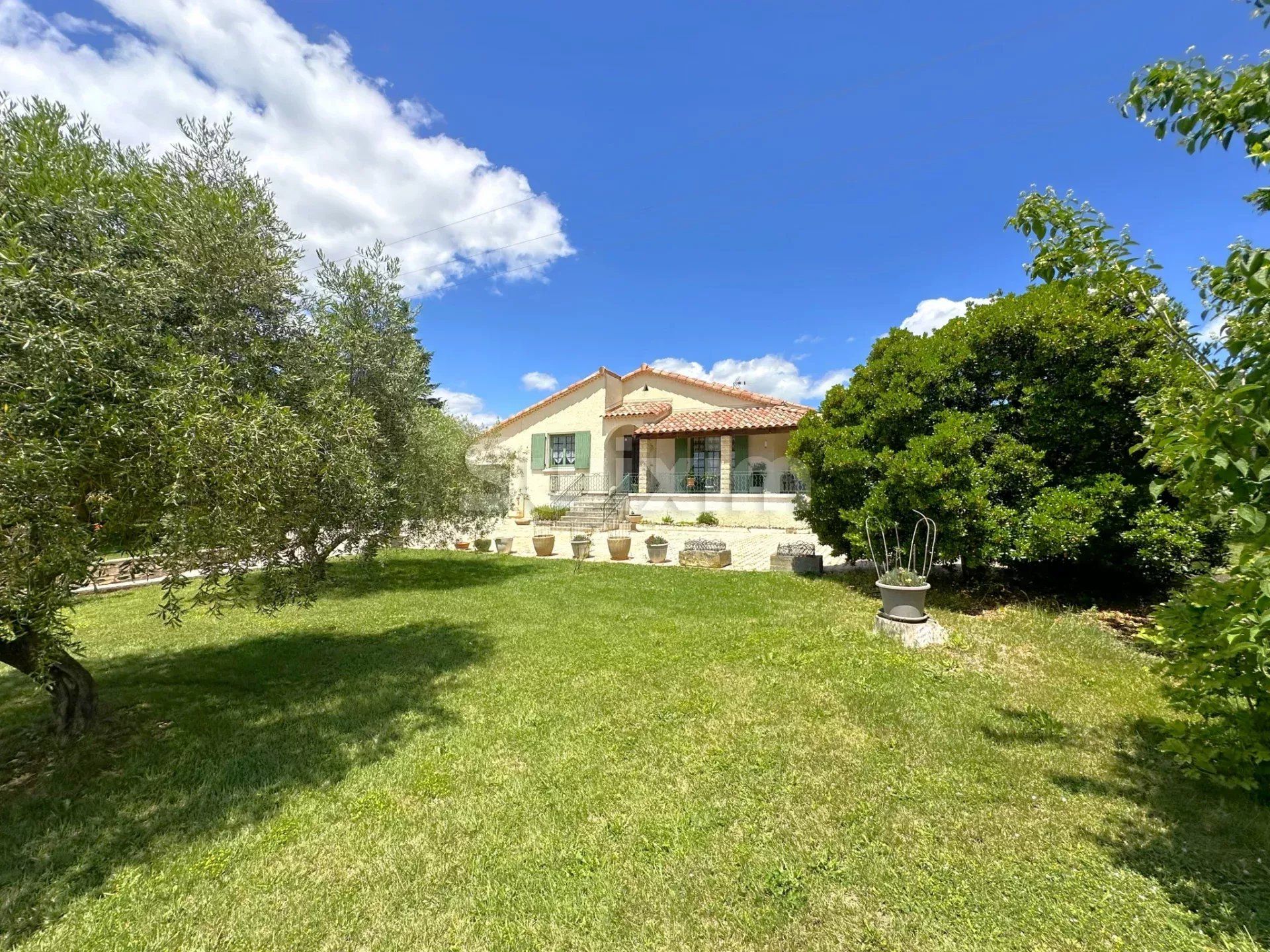 villa 12 Rooms for sale on Saint-Just-et-Vacquières (30580)