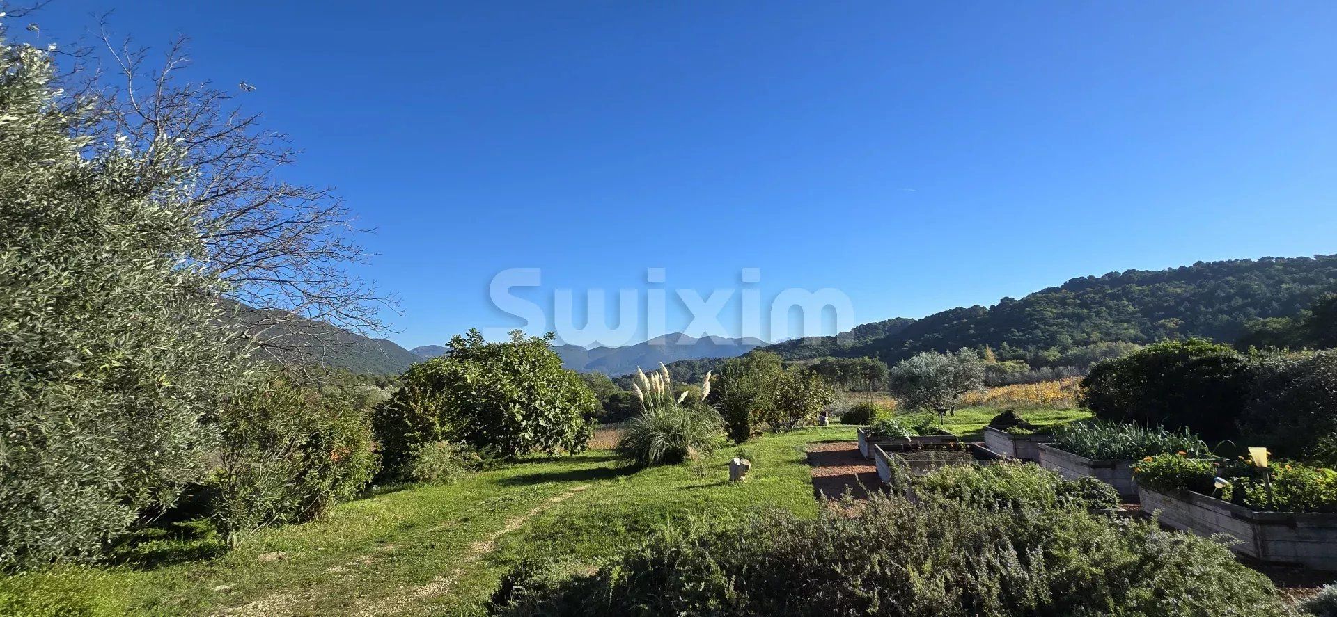 bastide 16 Camere in vendita su Nyons (26110)