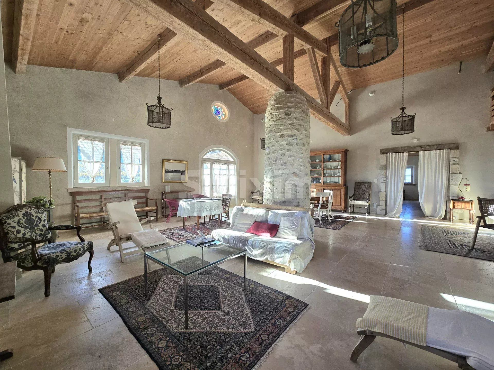 bastide 16 Camere in vendita su Nyons (26110)