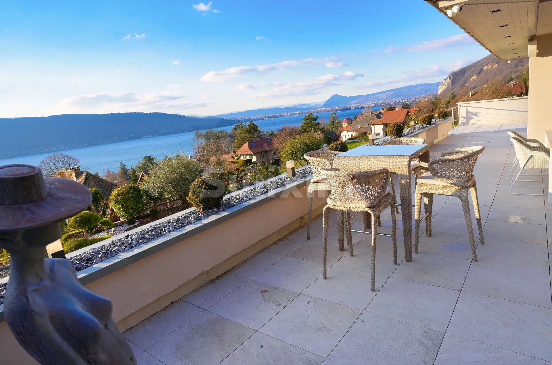 house 6 Rooms for sale on Veyrier-du-Lac (74290)