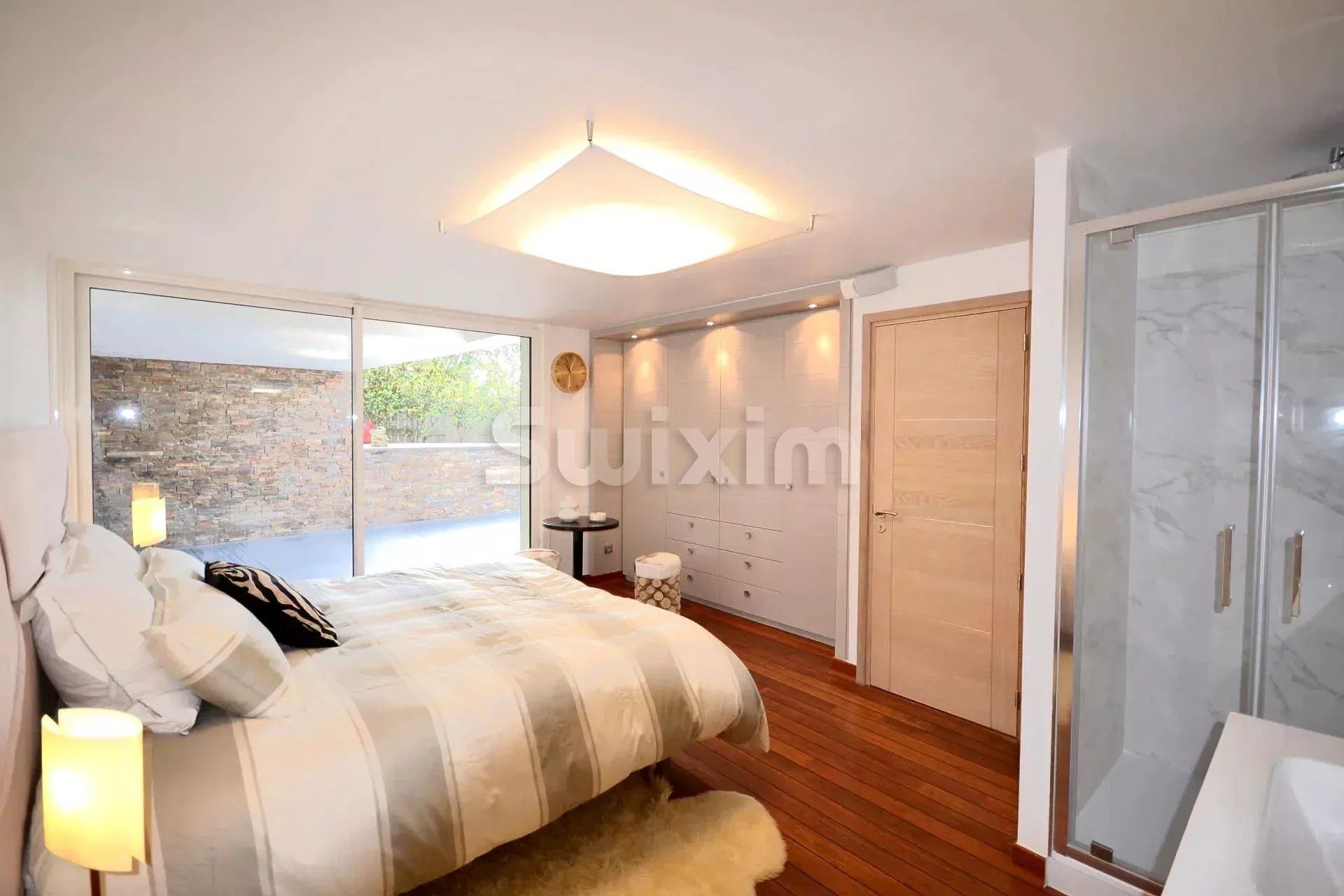 house 6 Rooms for sale on Veyrier-du-Lac (74290)