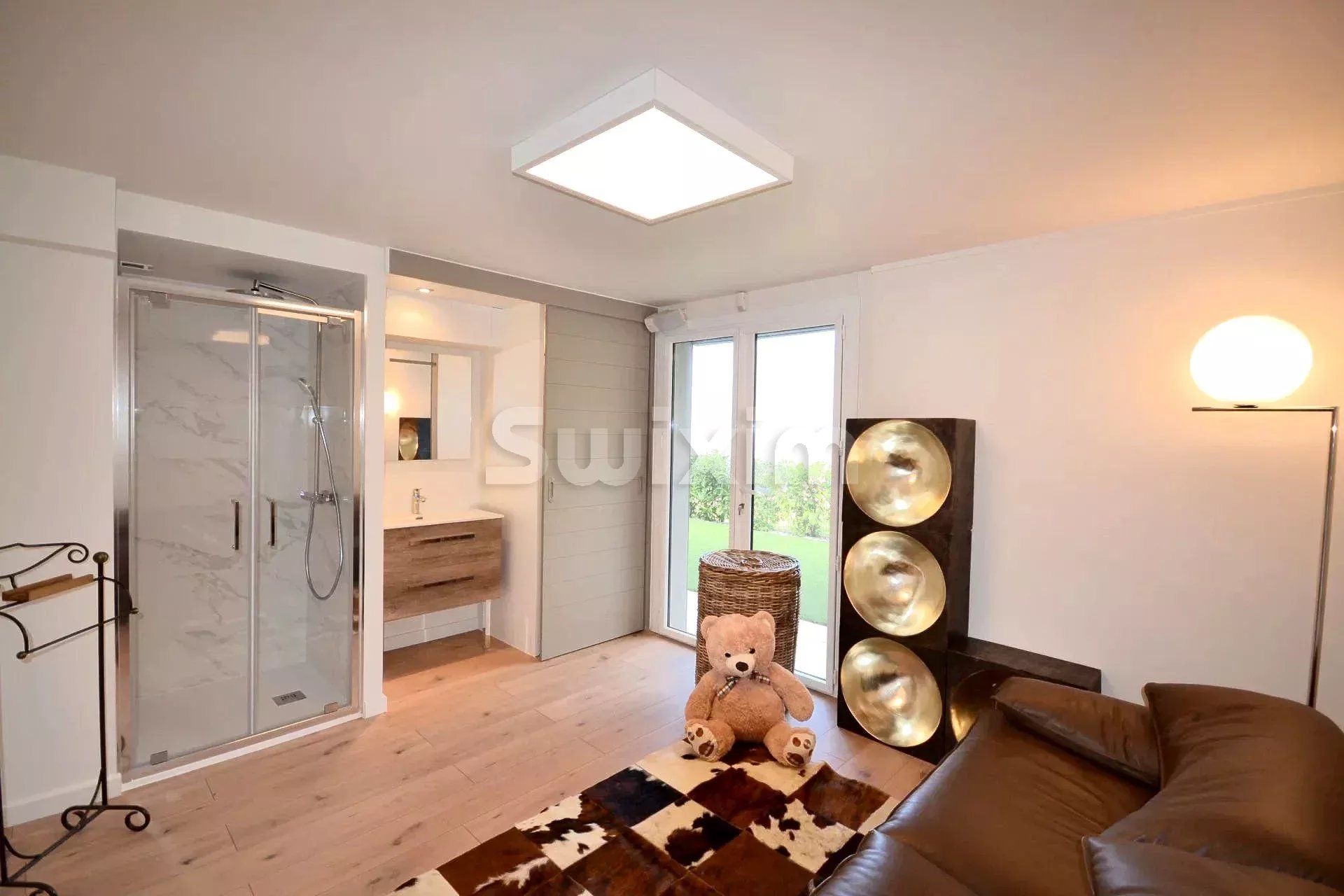 house 6 Rooms for sale on Veyrier-du-Lac (74290)