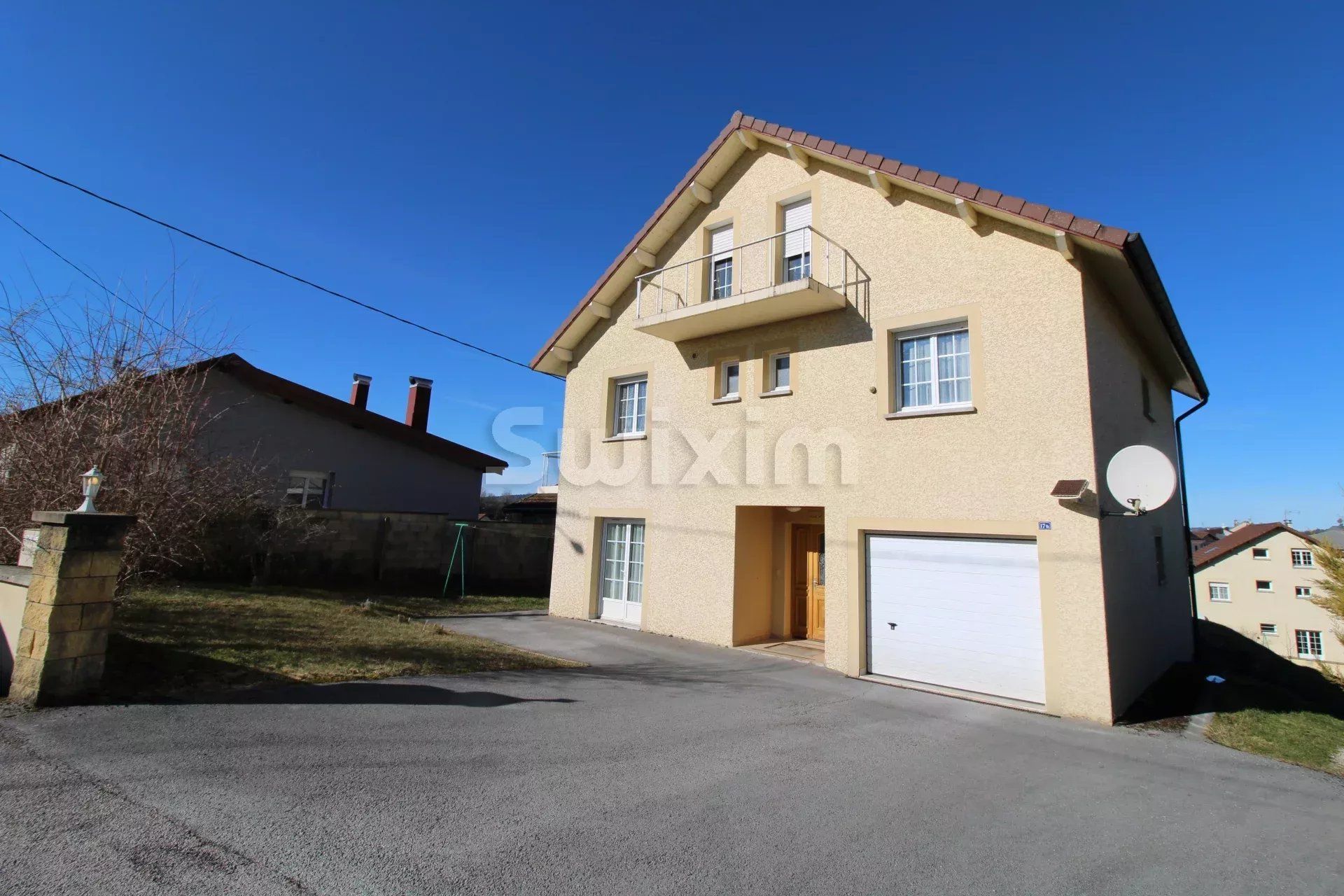 casa 10 Camere in vendita su Saint-Laurent-en-Grandvaux (39150)