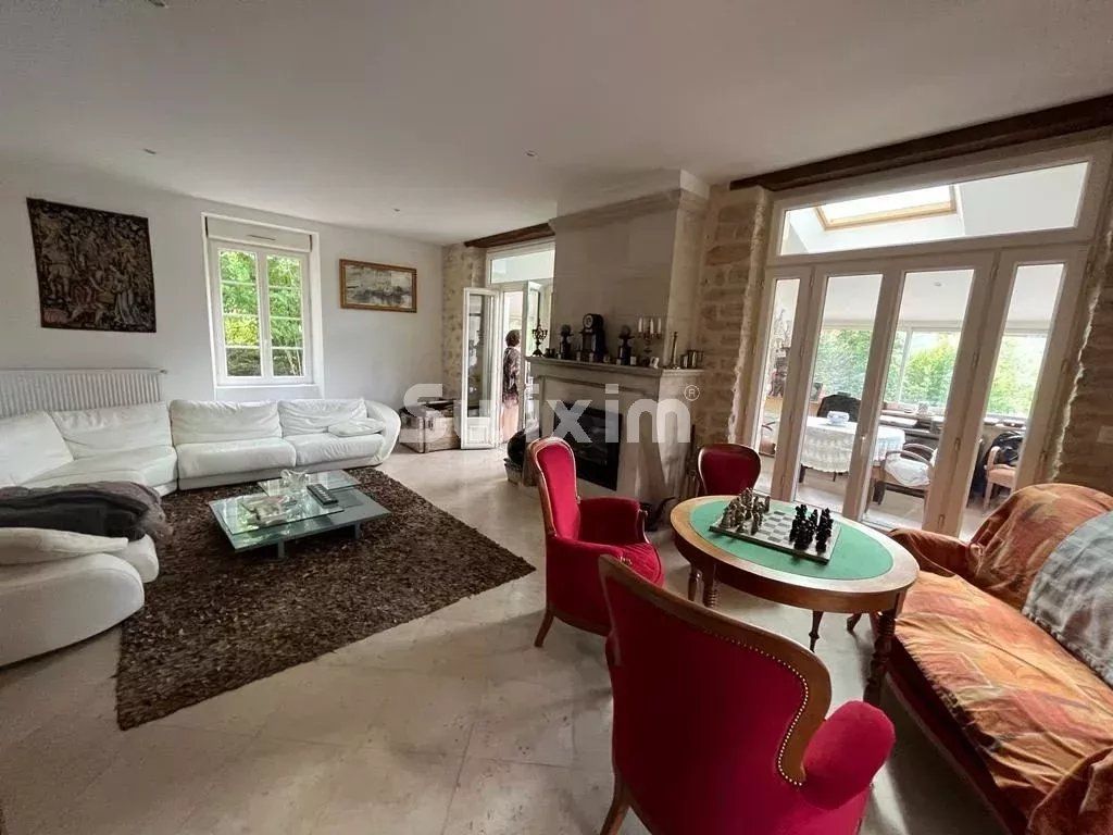 casa 9 Camere in vendita su Avallon (89200)
