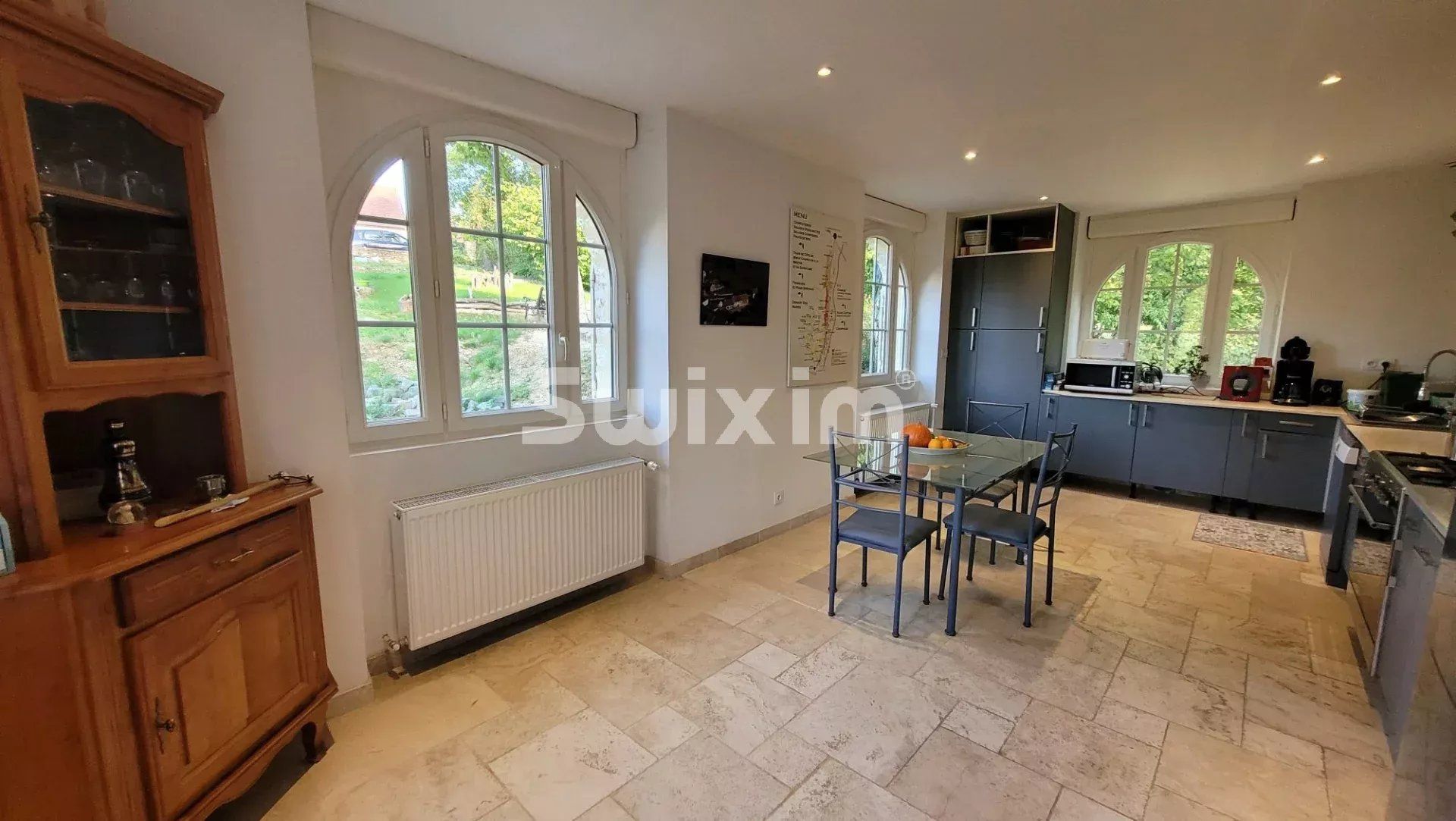 casa 9 Camere in vendita su Avallon (89200)