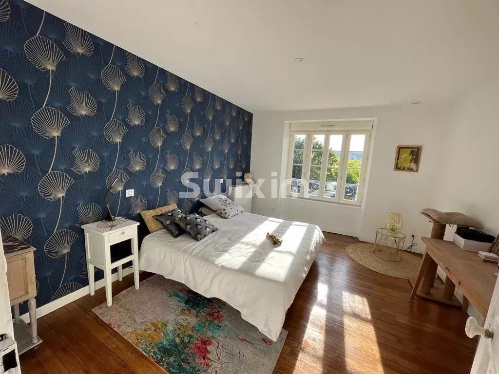 casa 9 Camere in vendita su Avallon (89200)