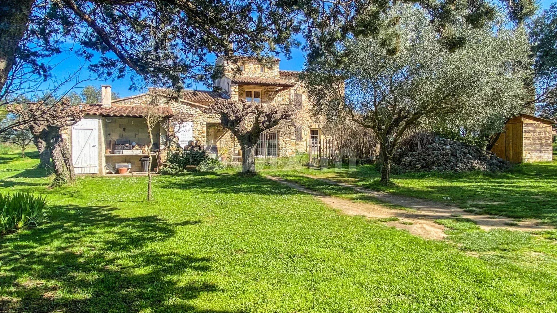 mas 7 Camere in vendita su Uzès (30700)