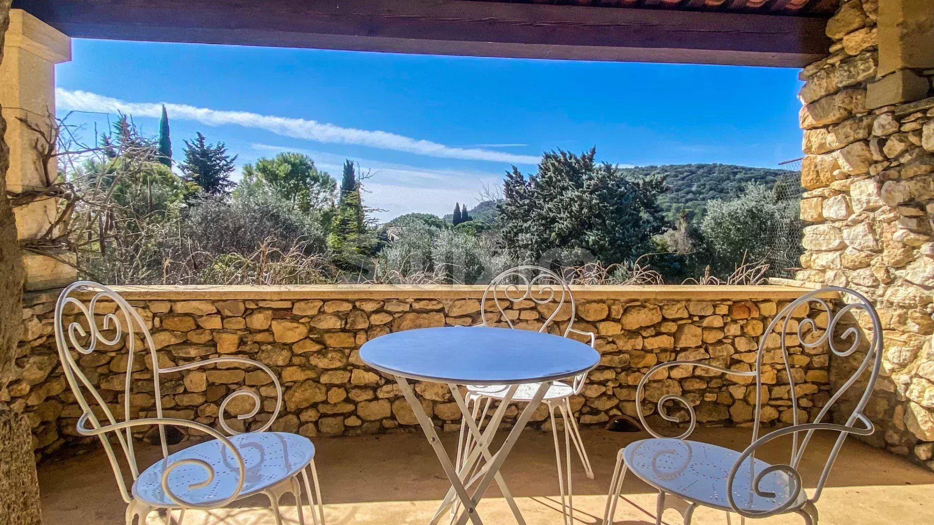 mas 7 Camere in vendita su Uzès (30700)