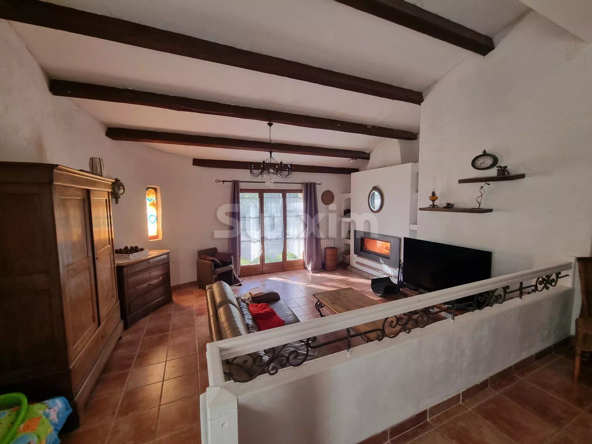 house 6 Rooms for sale on Les Arcs (83460)