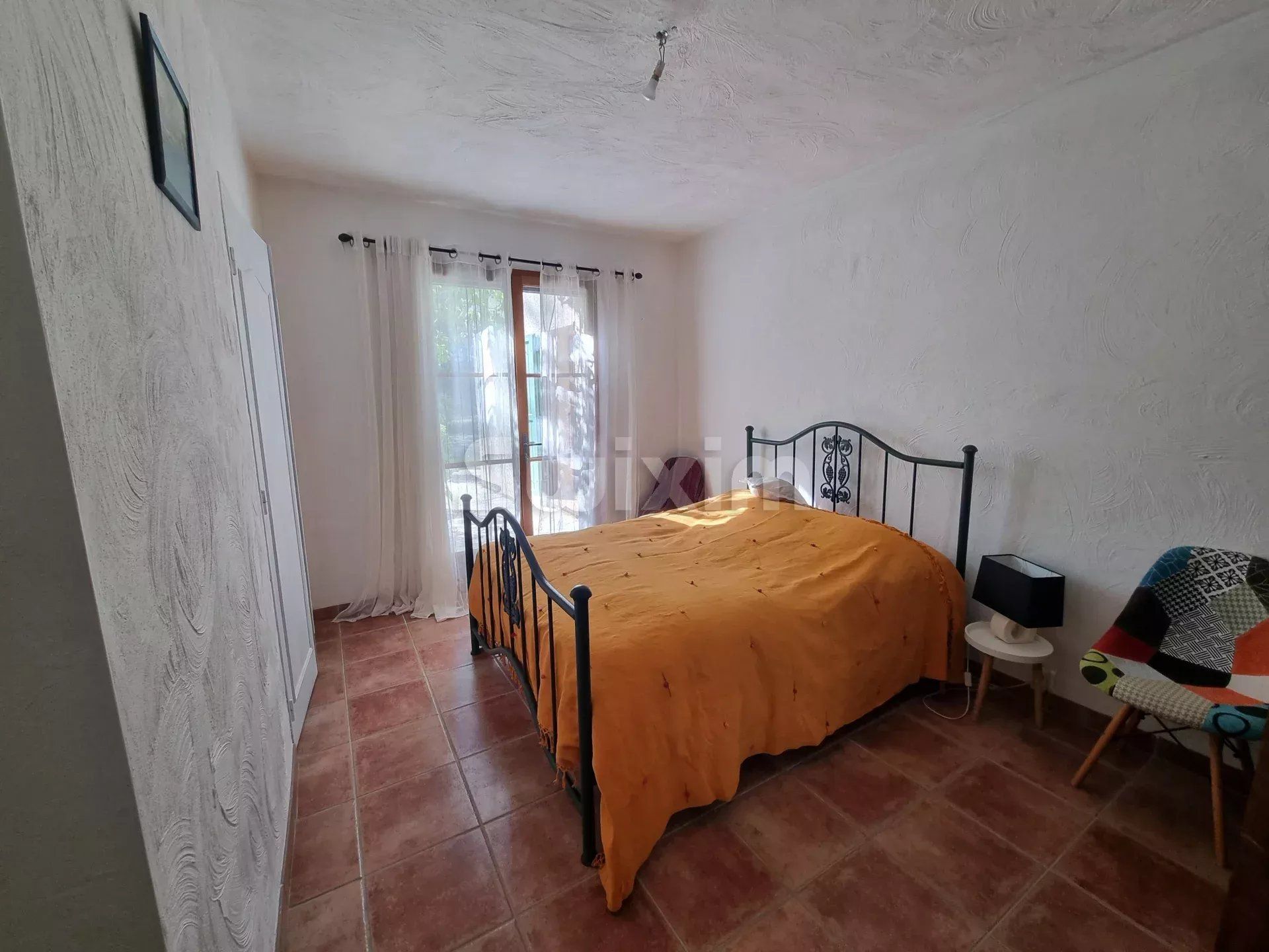 house 6 Rooms for sale on Les Arcs (83460)