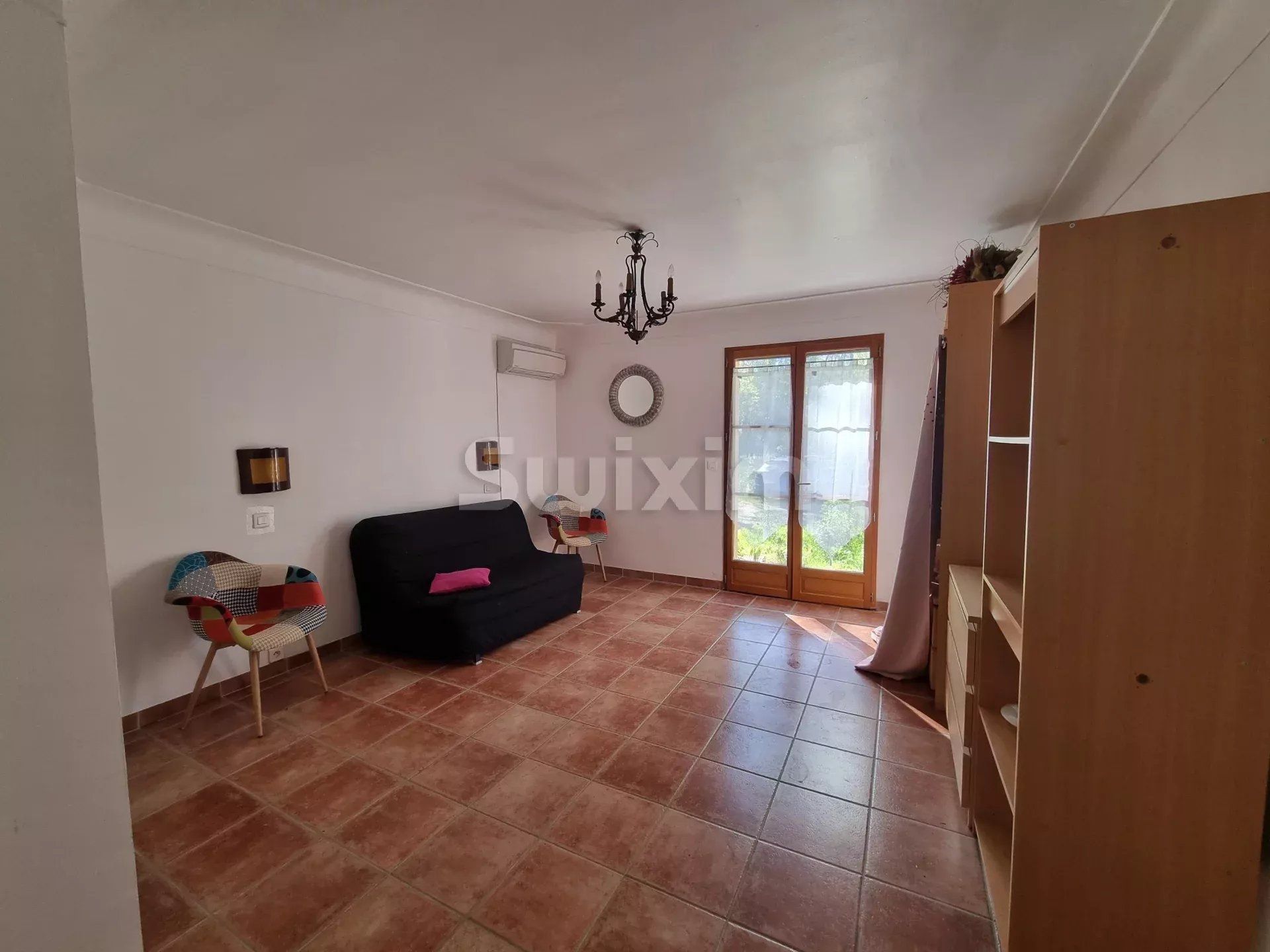 house 6 Rooms for sale on Les Arcs (83460)