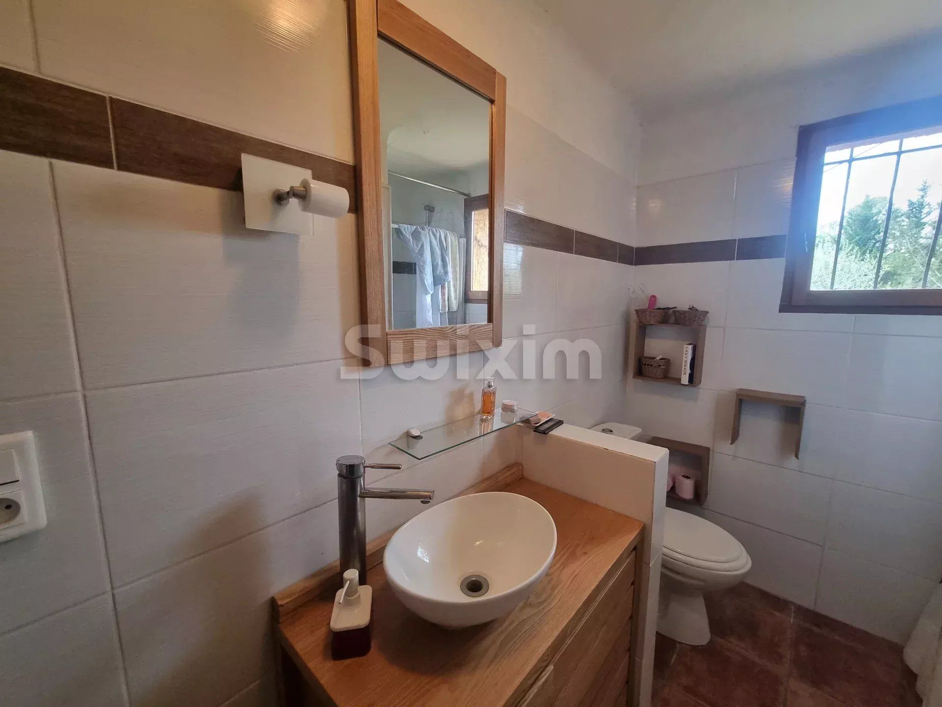 house 6 Rooms for sale on Les Arcs (83460)