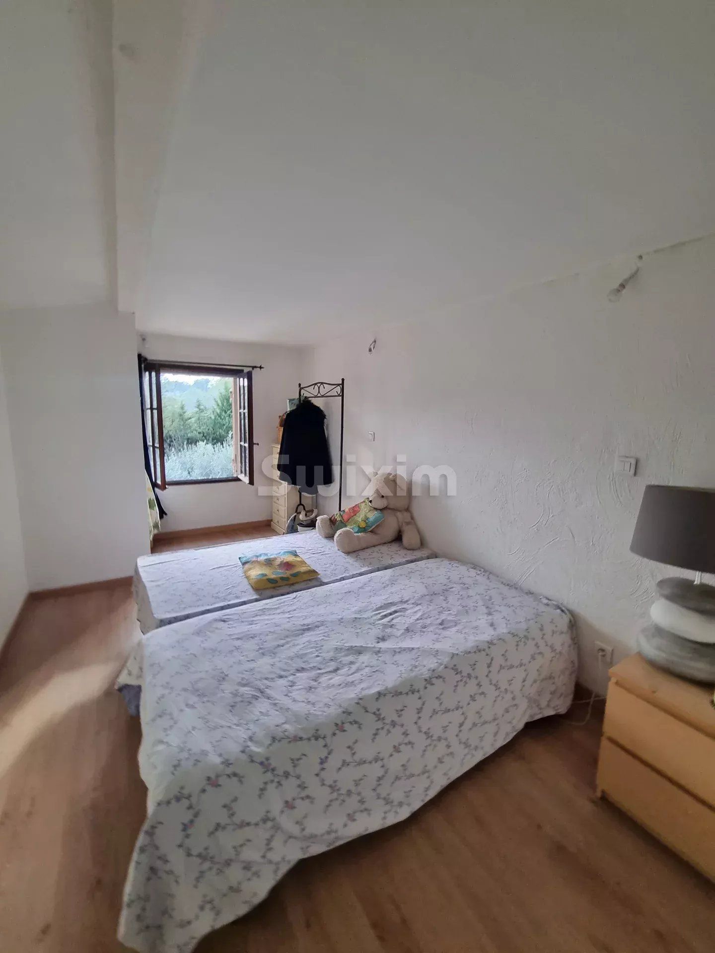 house 6 Rooms for sale on Les Arcs (83460)