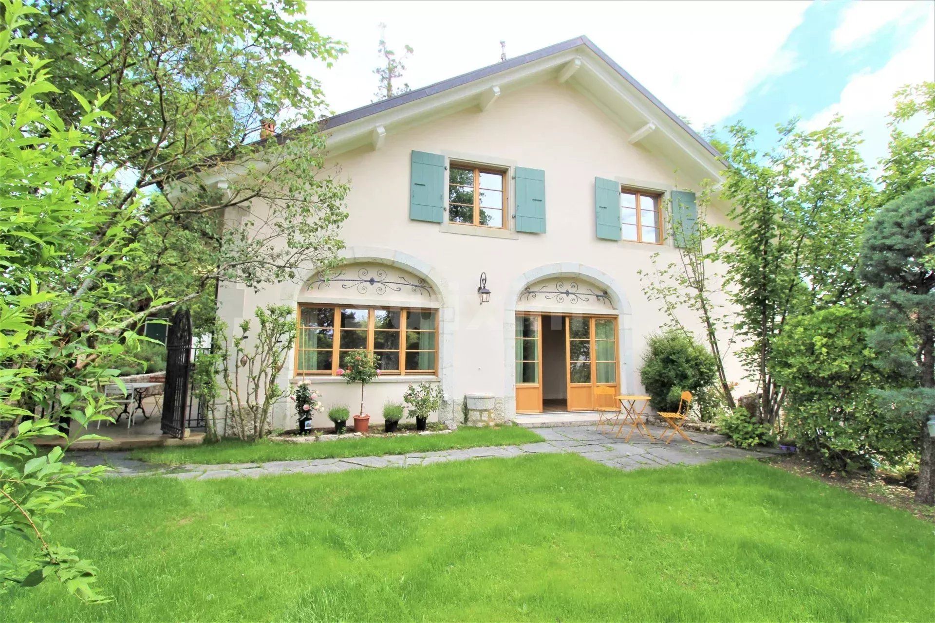 house 9.5 Rooms for rent on Satigny (1242) Rental House Satigny 9.5 Rooms 245 m²