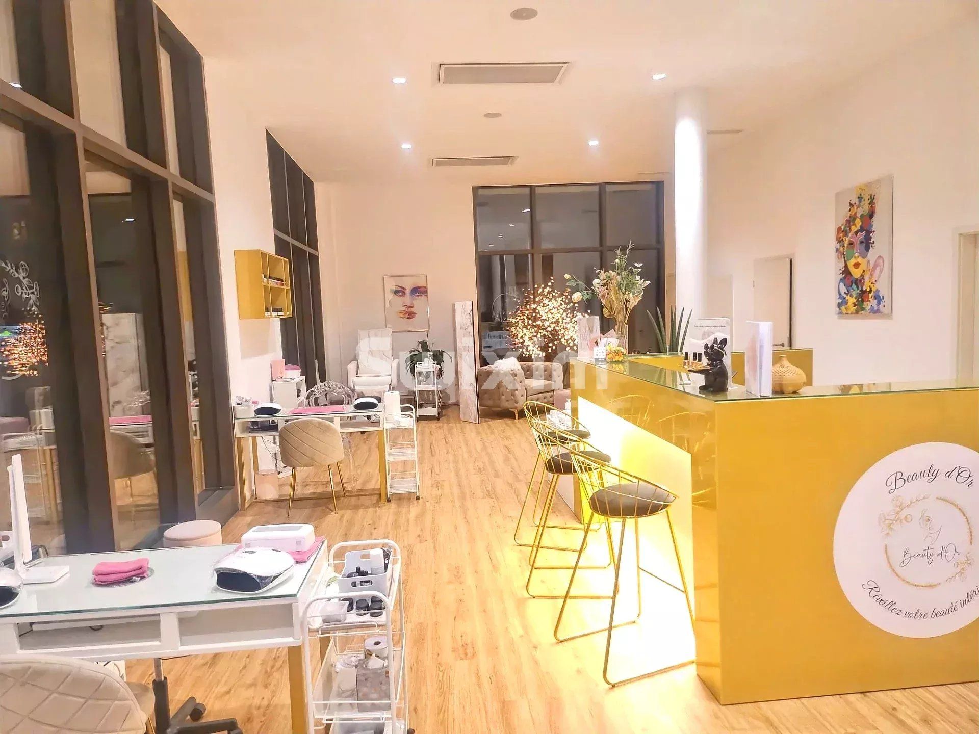 commercial local 3 Rooms for sale on Genève (1200)