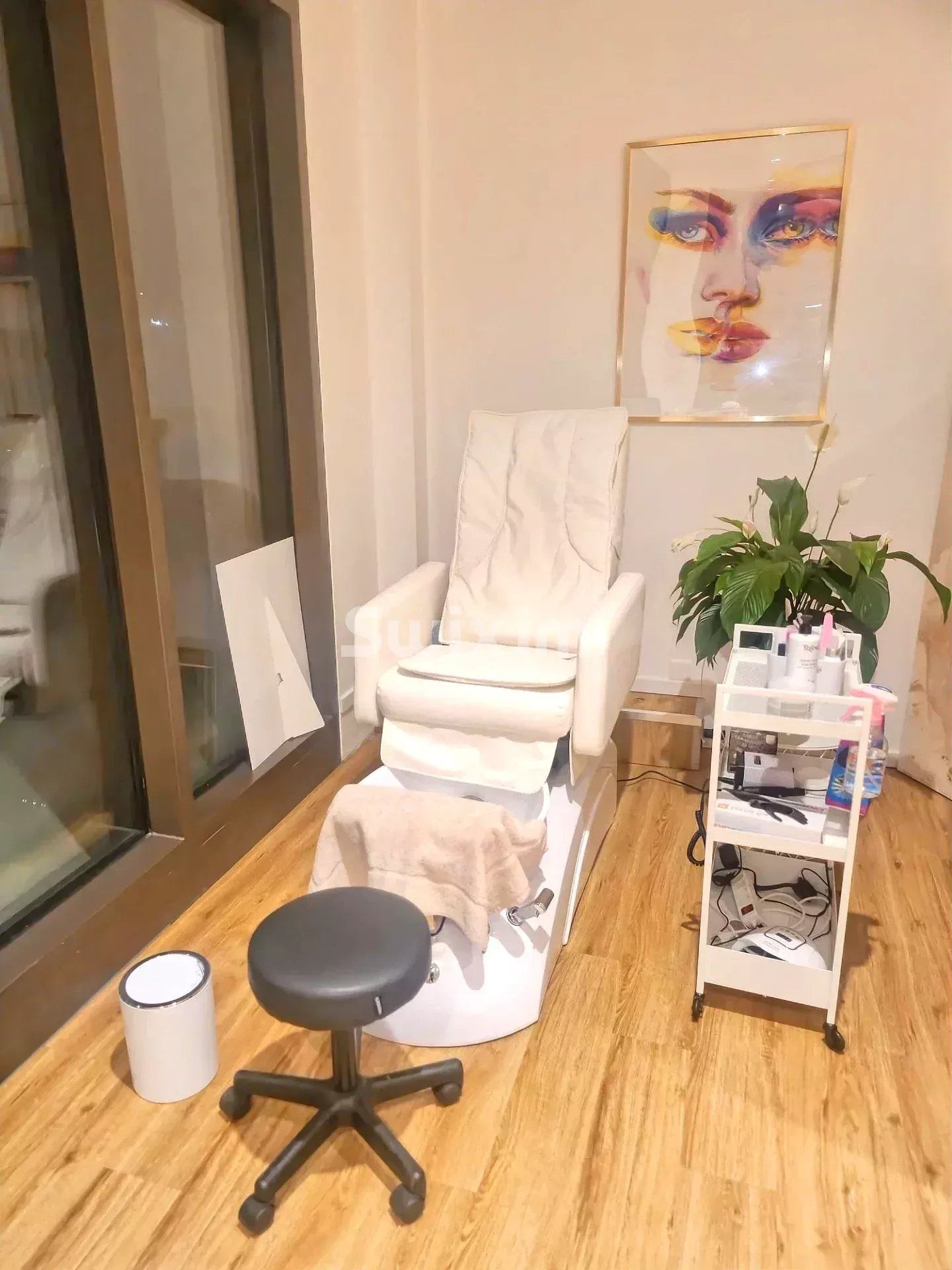 commercial local 3 Rooms for sale on Genève (1200)