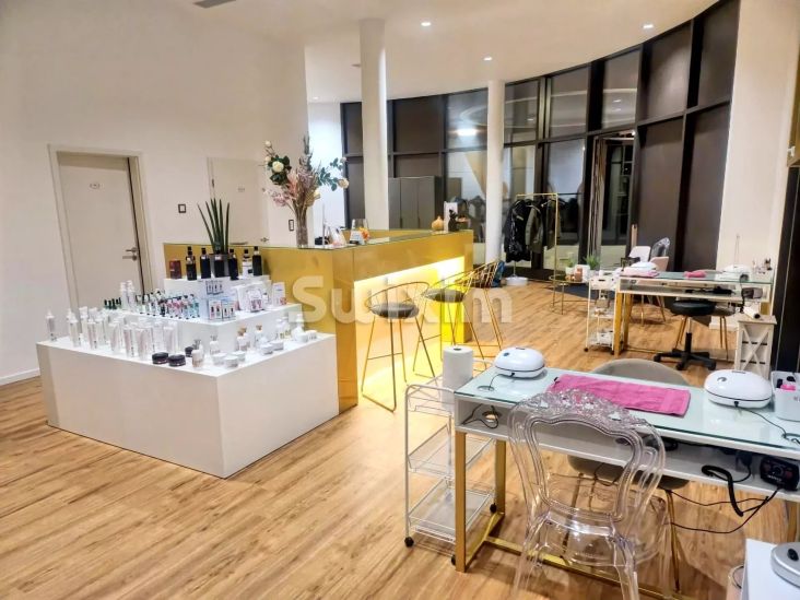 commercial local 3 Rooms for sale on Genève (1200) Sale Commercial local Genève 3 Rooms 121 m²