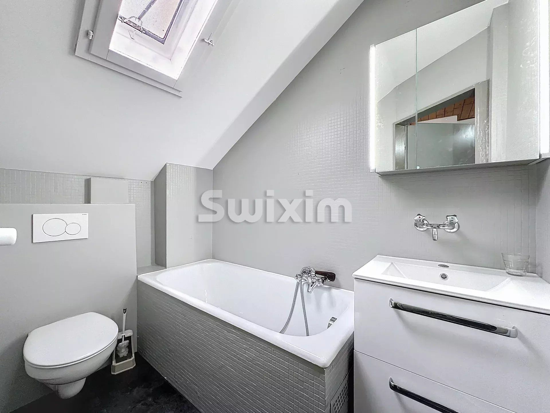 casa 7.5 Camere in vendita su Vésenaz (1222)