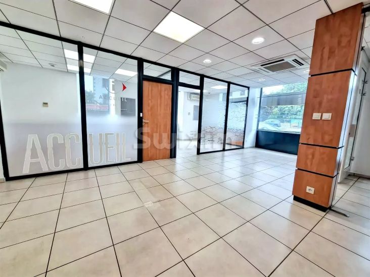 Location Commerce Cambo-les-Bains 9 Pièces 170 m²