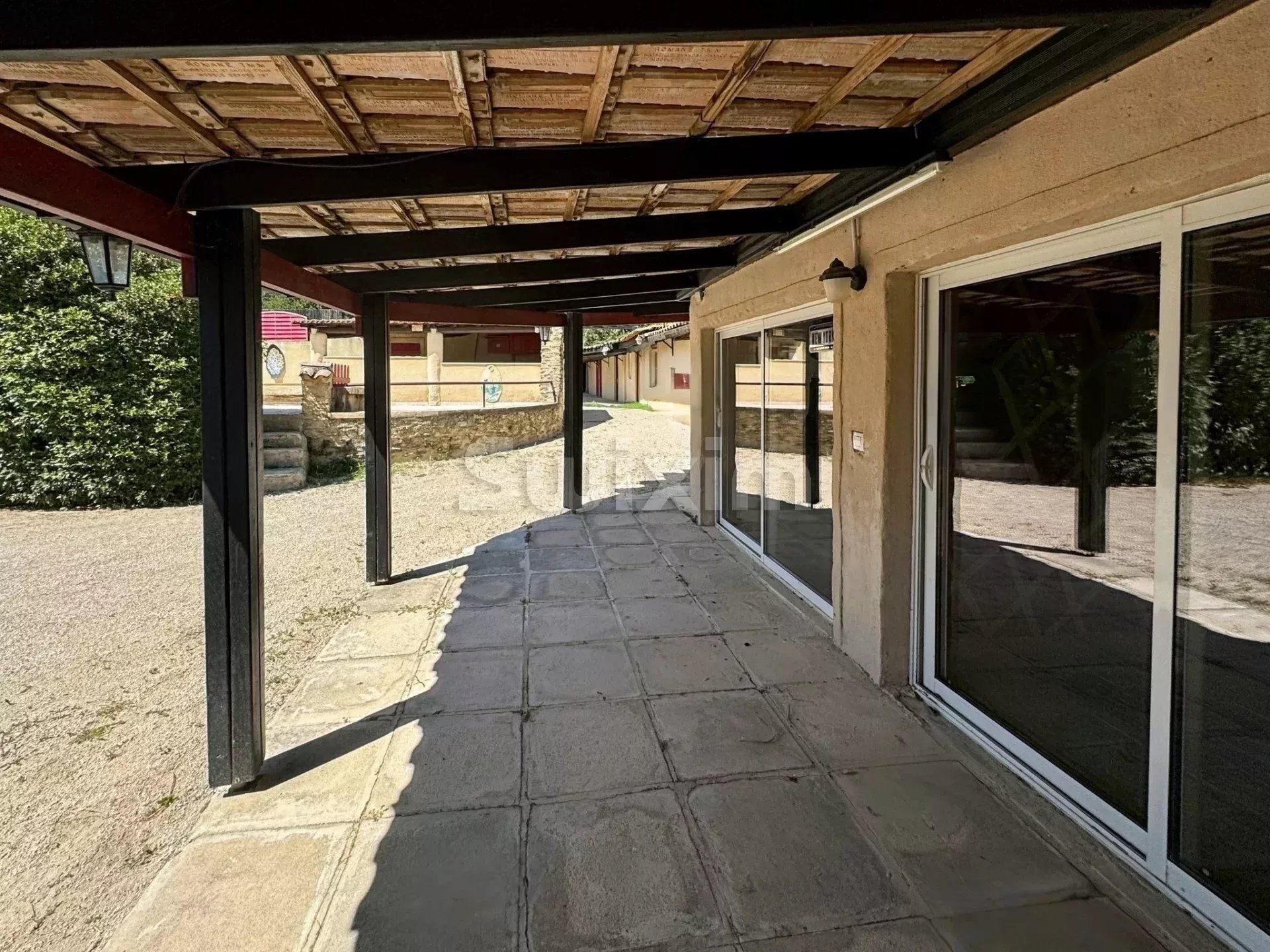 propriété 5 Pièces en vente sur Colonzelle (26230)