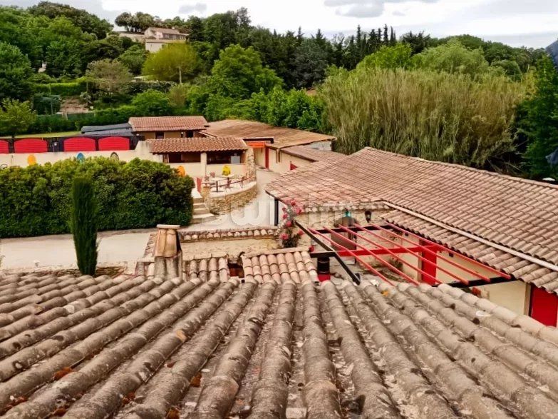 propriété 5 Pièces en vente sur Colonzelle (26230)