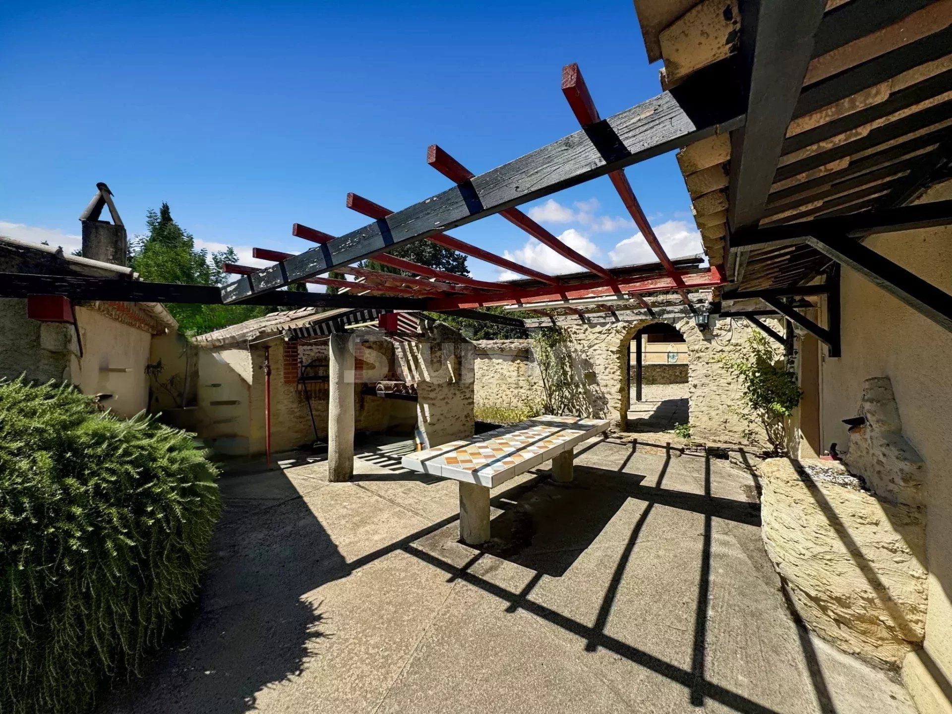 propriété 5 Pièces en vente sur Colonzelle (26230)