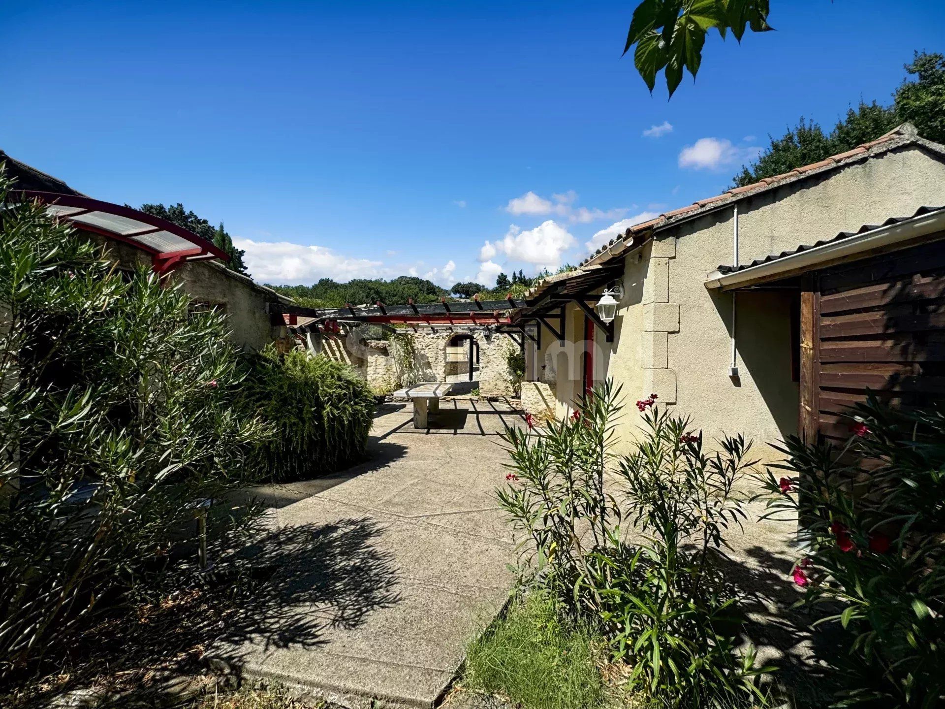 propriété 5 Pièces en vente sur Colonzelle (26230)