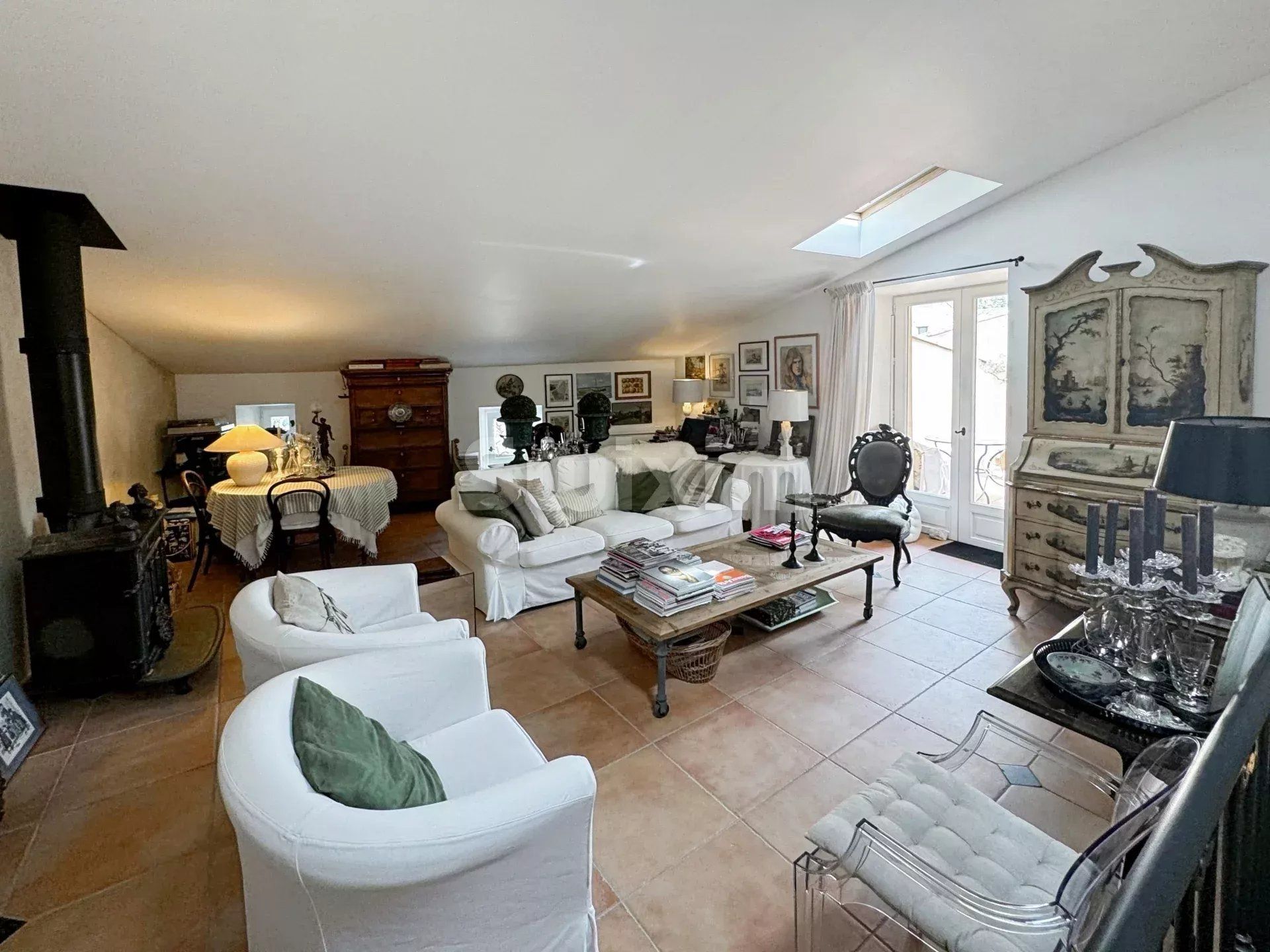 casa 5 Quartos para venda sobre Alba-la-Romaine (07400)