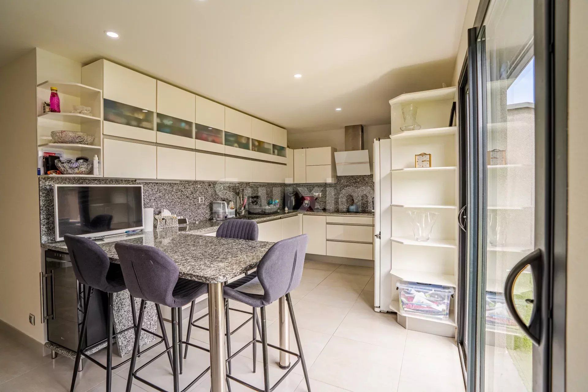 appartement 5 Pièces en vente sur Saint-Genis-Pouilly (01630)