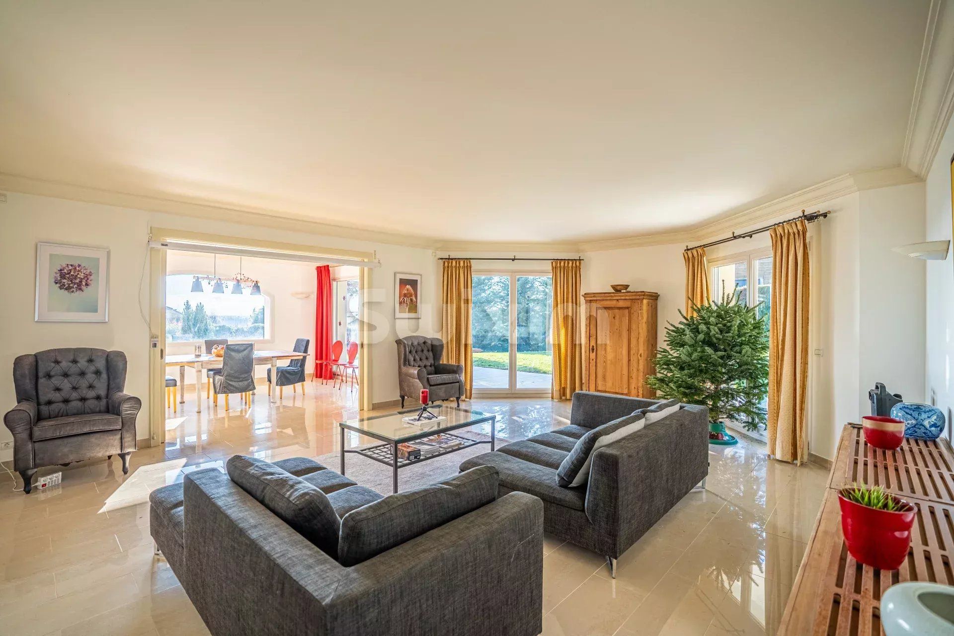 maison 9 Pièces en vente sur Divonne-les-Bains (01220)