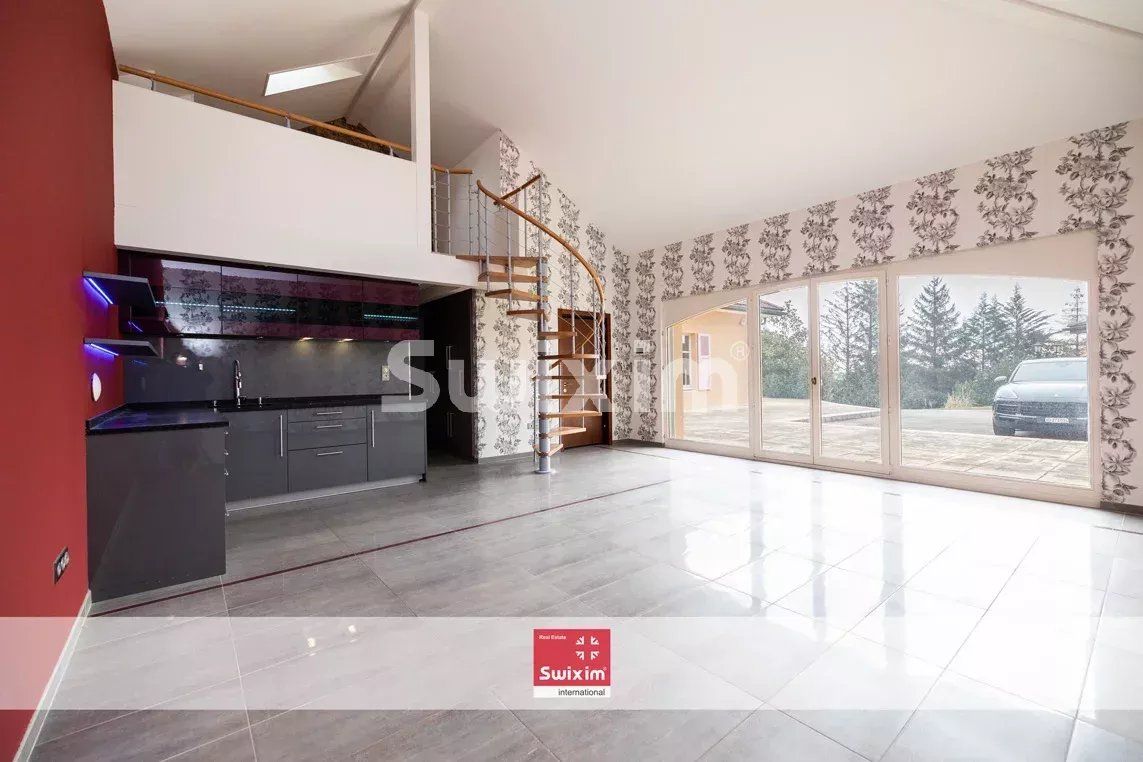 casa 20 Camere in vendita su Gex (01170)