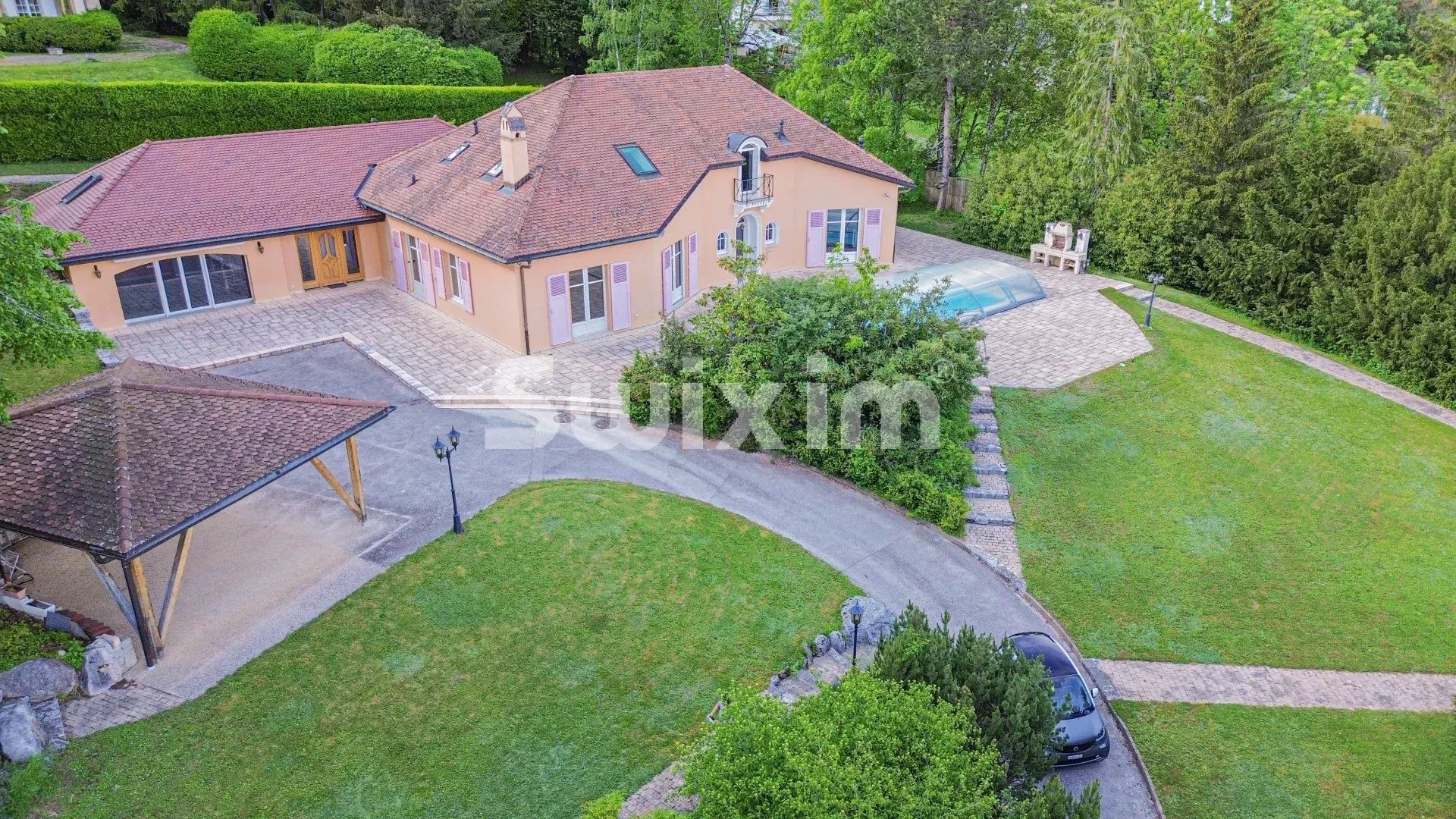 casa 20 Camere in vendita su Gex (01170)