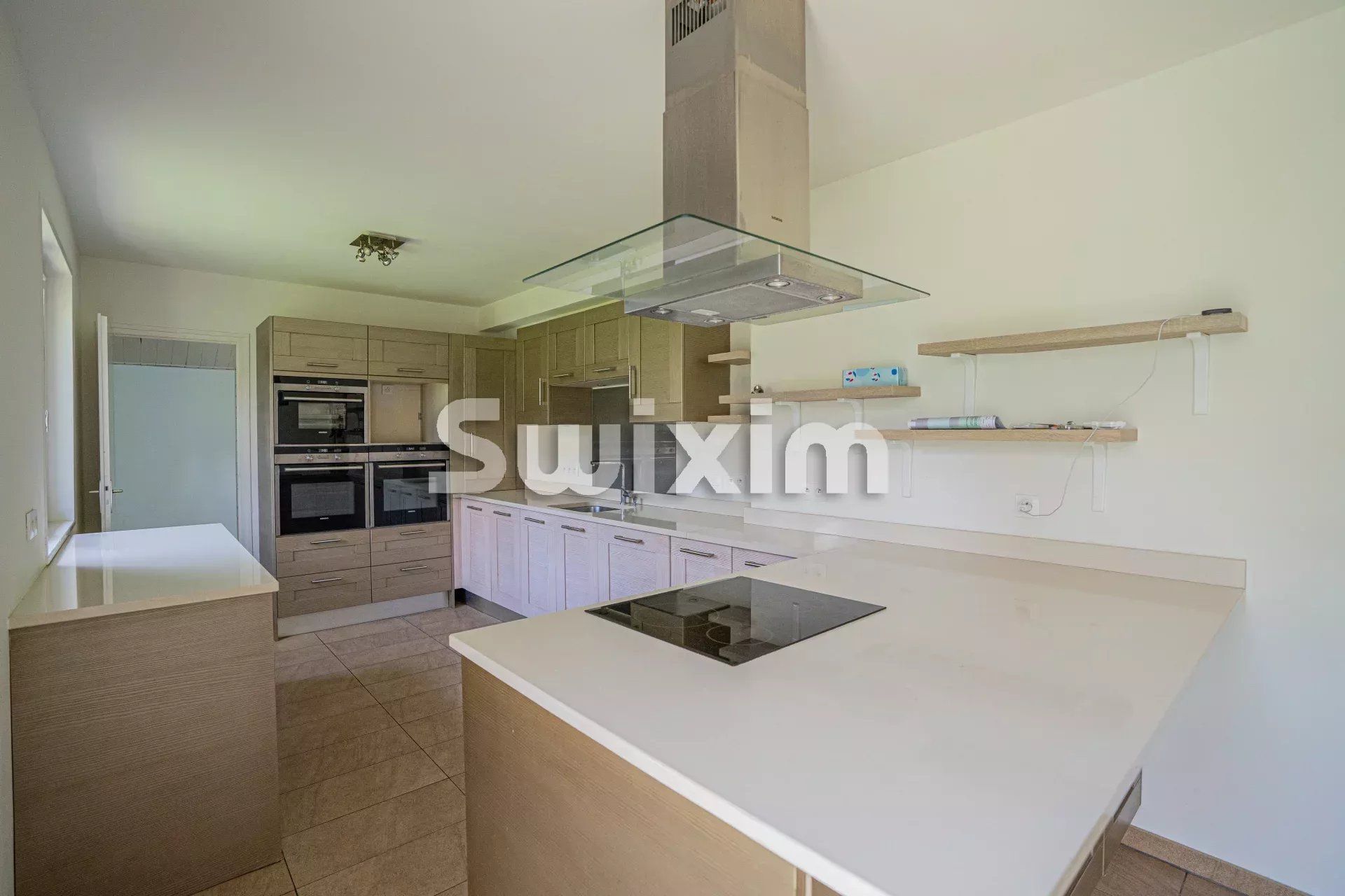 casa 8 Camere in vendita su Cessy (01170)