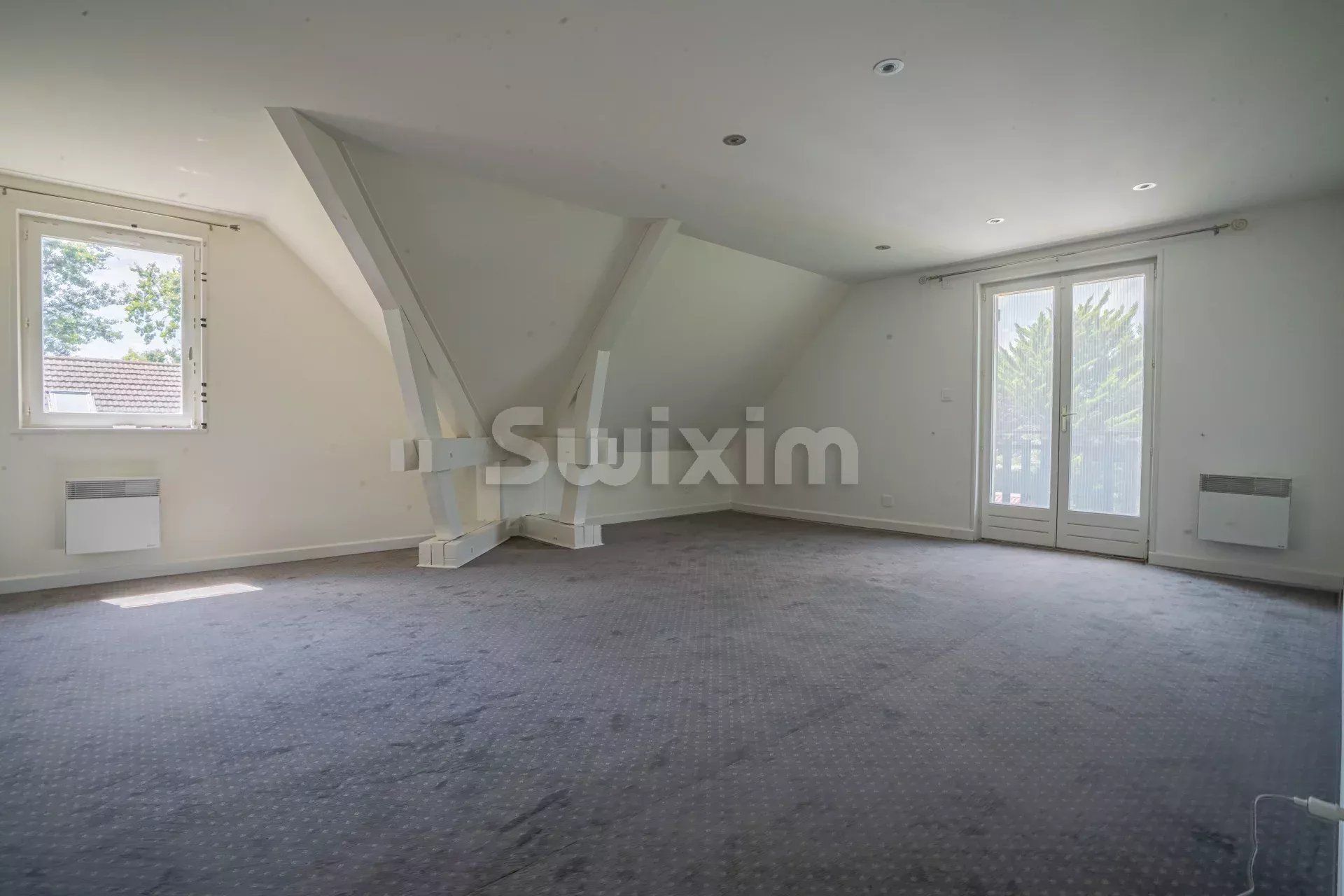 maison 8 Pièces en vente sur Cessy (01170)