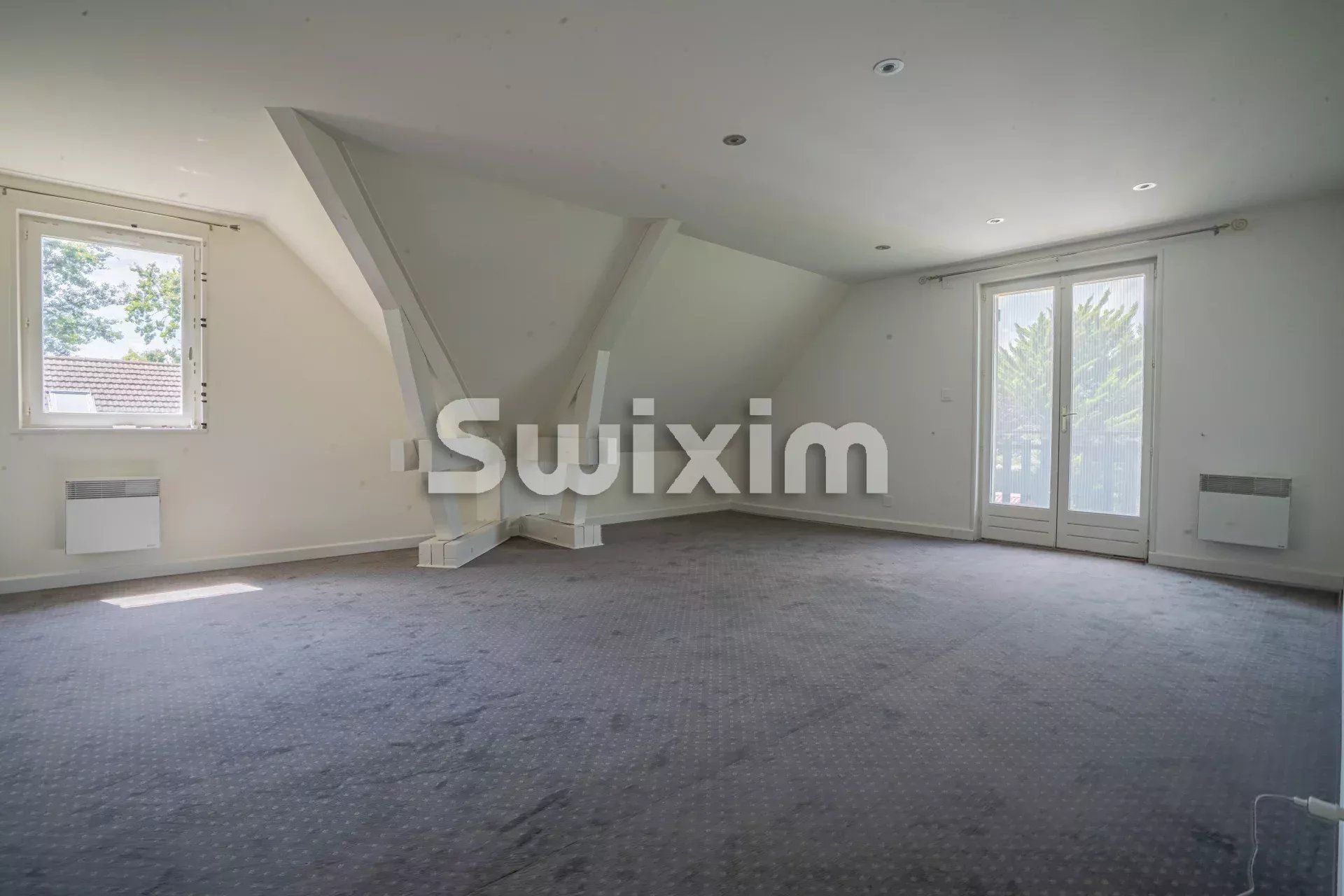 casa 8 Camere in vendita su Cessy (01170)