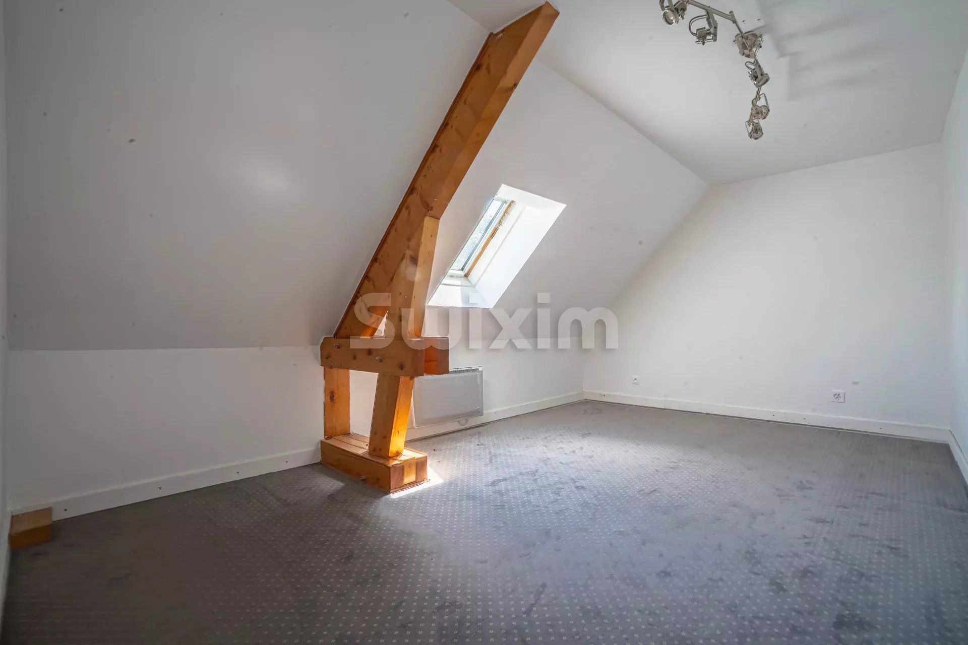 maison 8 Pièces en vente sur Cessy (01170)