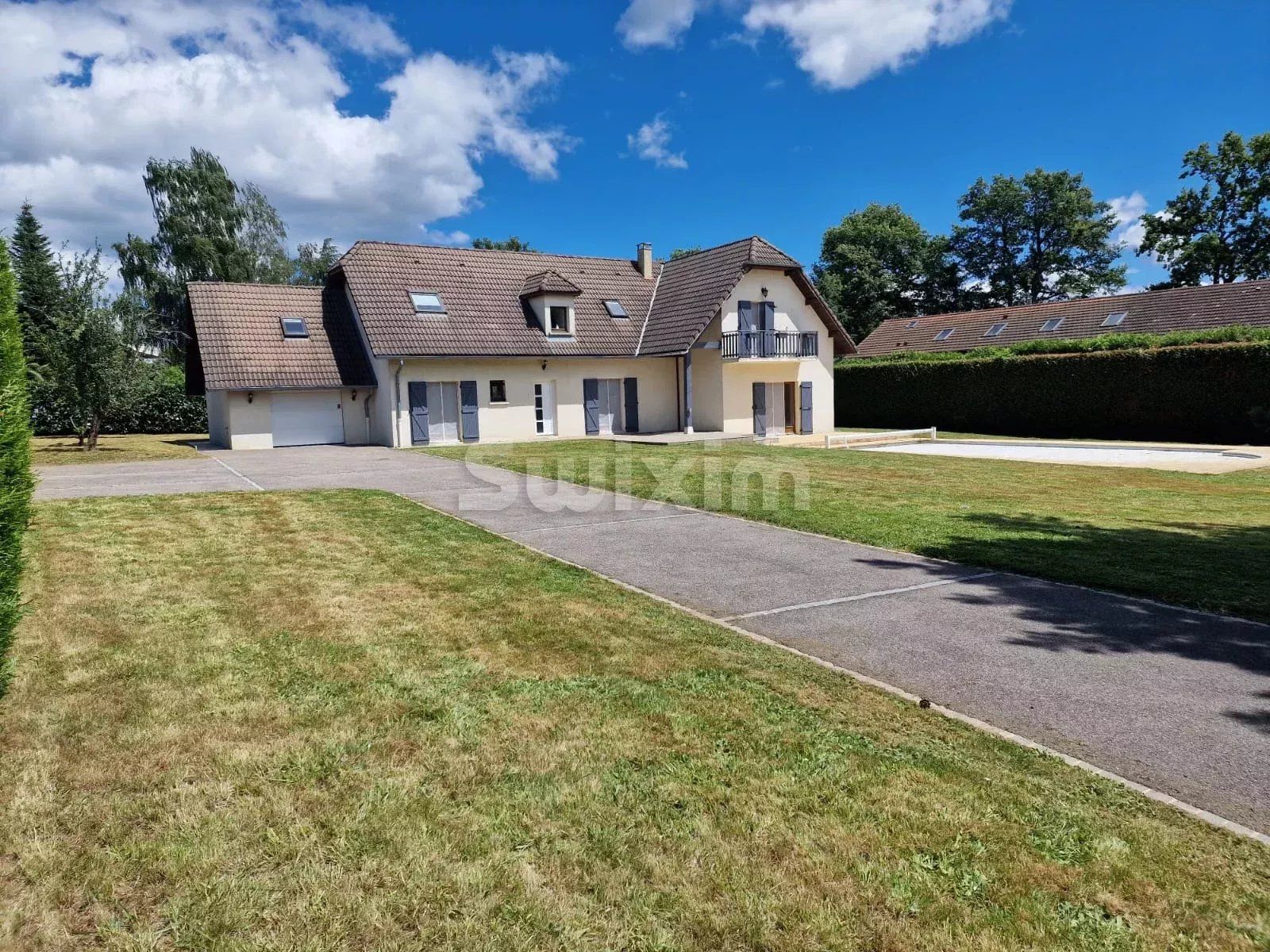 maison 8 Pièces en vente sur Cessy (01170)