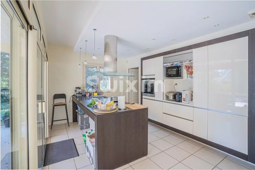 Vendita Casa Gex 10&nbsp;Camere 360&nbsp;m²