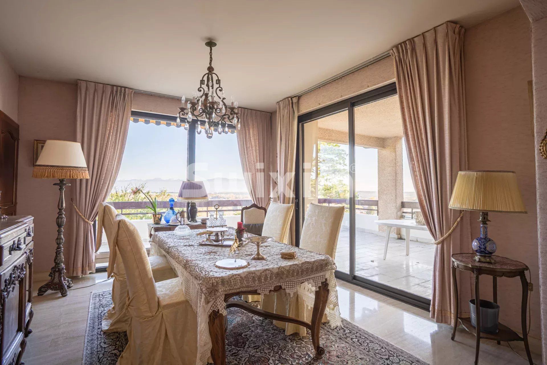 casa 9 Quartos para venda sobre Divonne-les-Bains (01220)