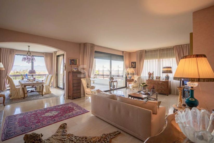 Vente Maison Divonne-les-Bains 9 Pièces 330 m²